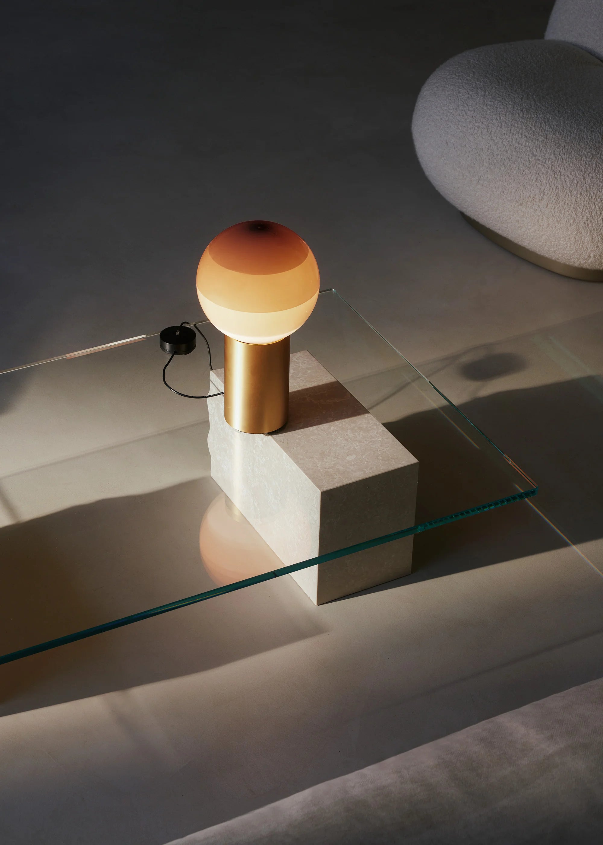 Dipping Light M Table Lamp - Brushed Brass/Chocolate-3