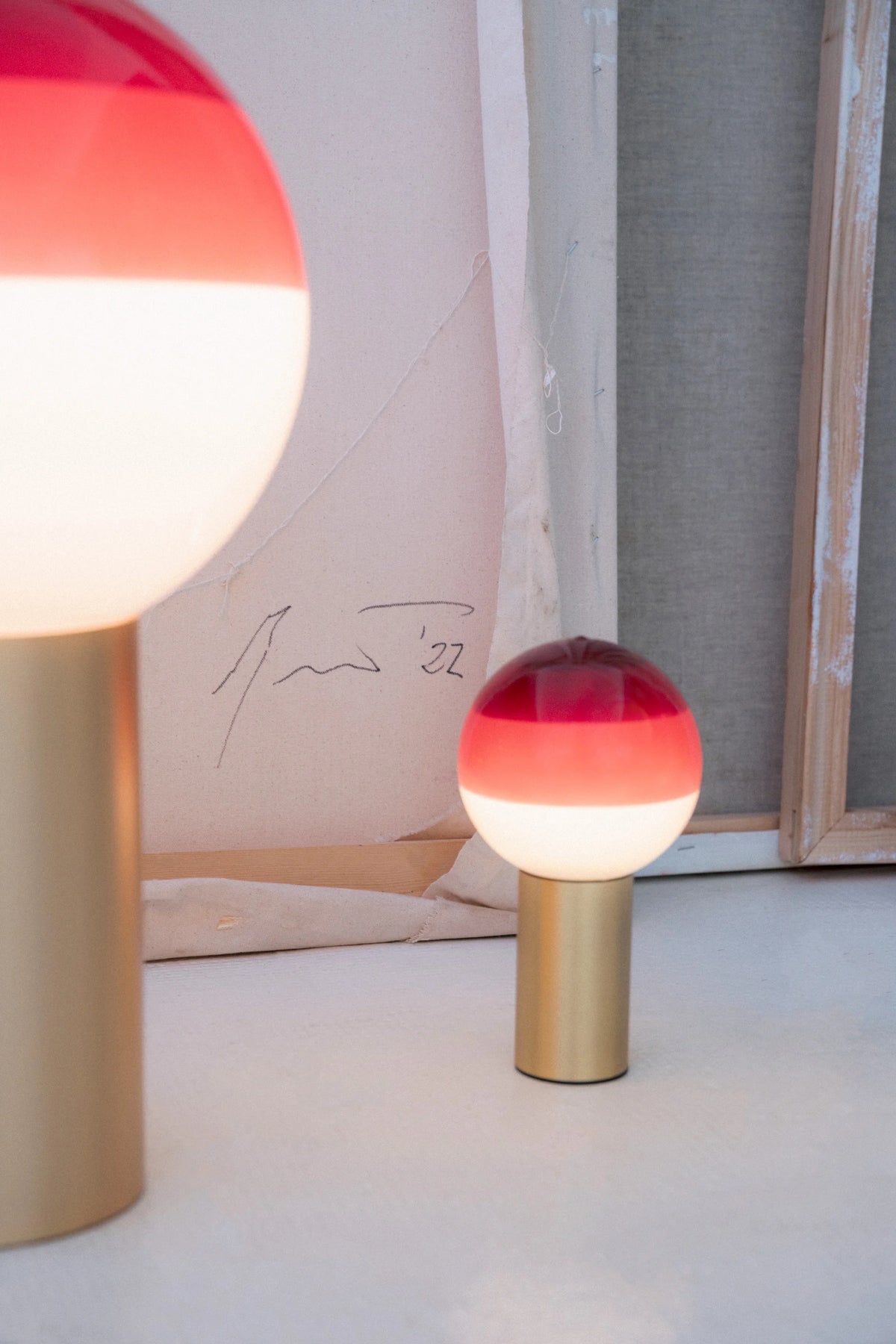 Dipping Light M Table Lamp - Brushed Brass/Burgundy-3