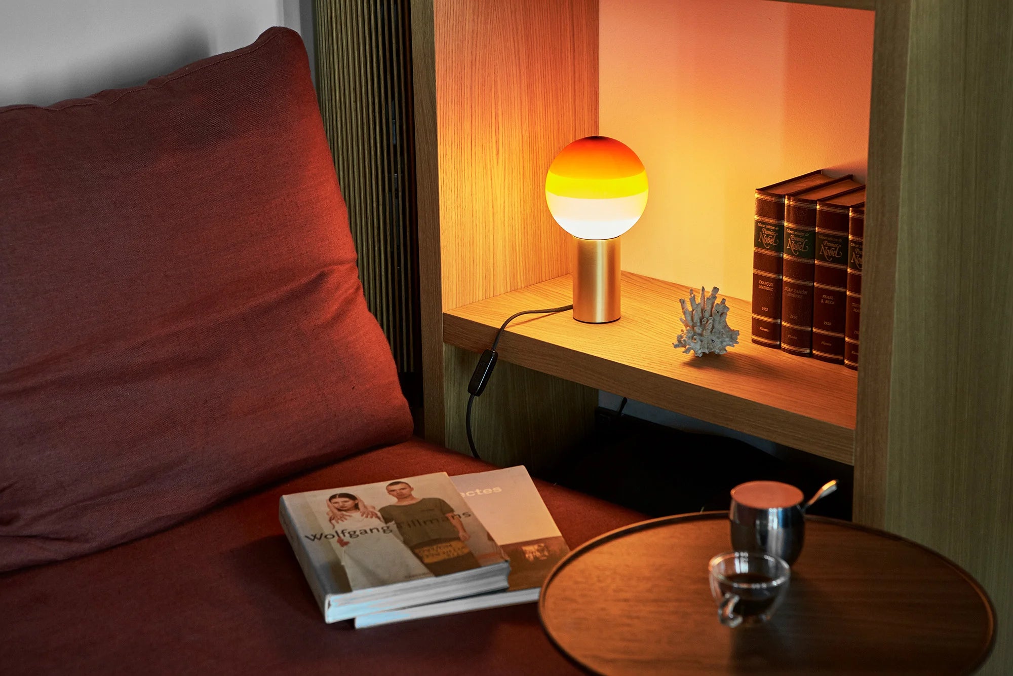 Dipping Light M Table Lamp - Brushed Brass/Amber-3