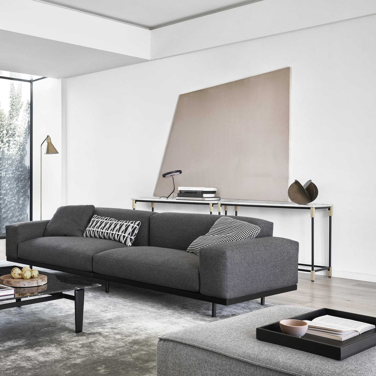 Match Console – 122x42x77 / Metal (Black) / Metal (Satin Brass) / Marble (Carrara)-2