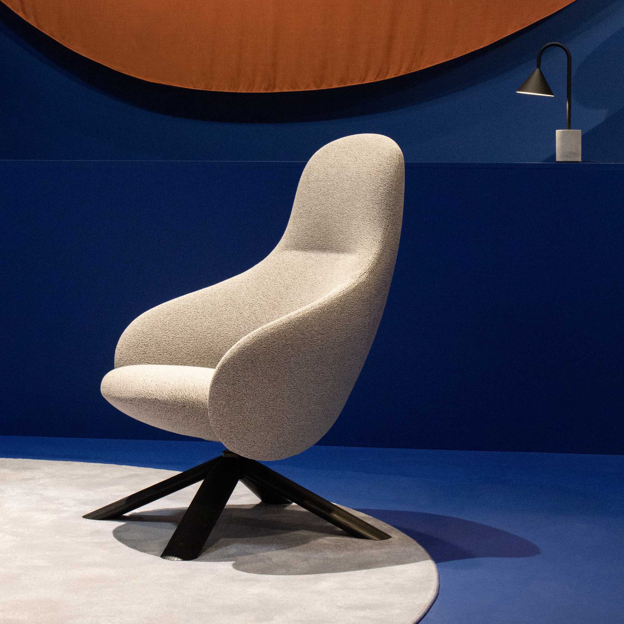 كرسي بذراعين Nebula PL 90 - أسود آش / قماش D (Sera Pepper 27)-7