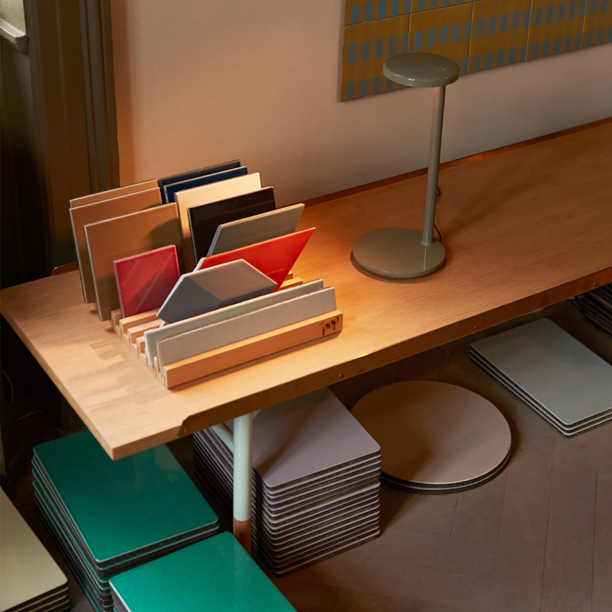 Oblique Qi Table Lamp - Matte Rust-6