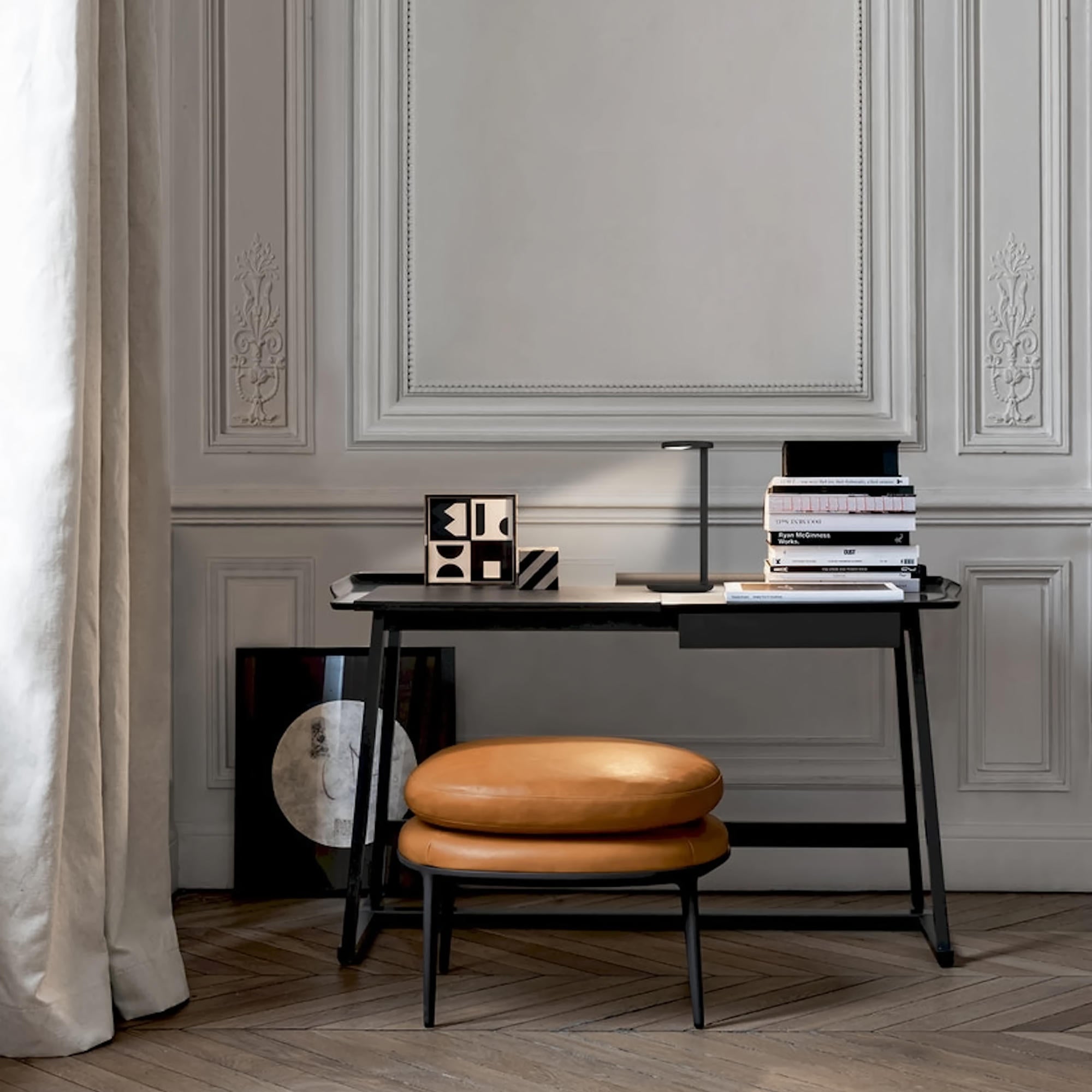 Oblique Qi Table Lamp - Matte White-7