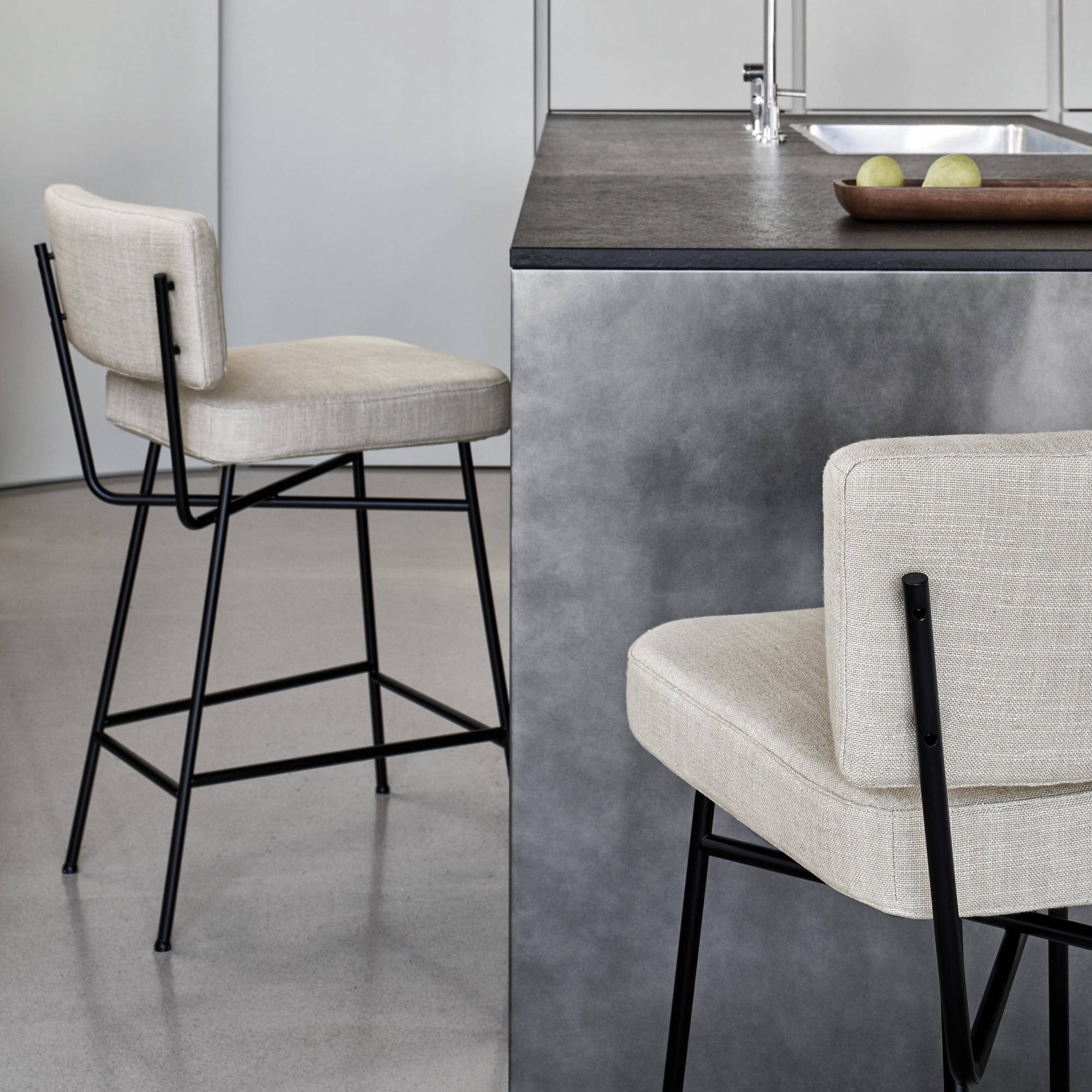 Orfeo 4682 Bar Stool - Velvet T4 (Mistral 58)