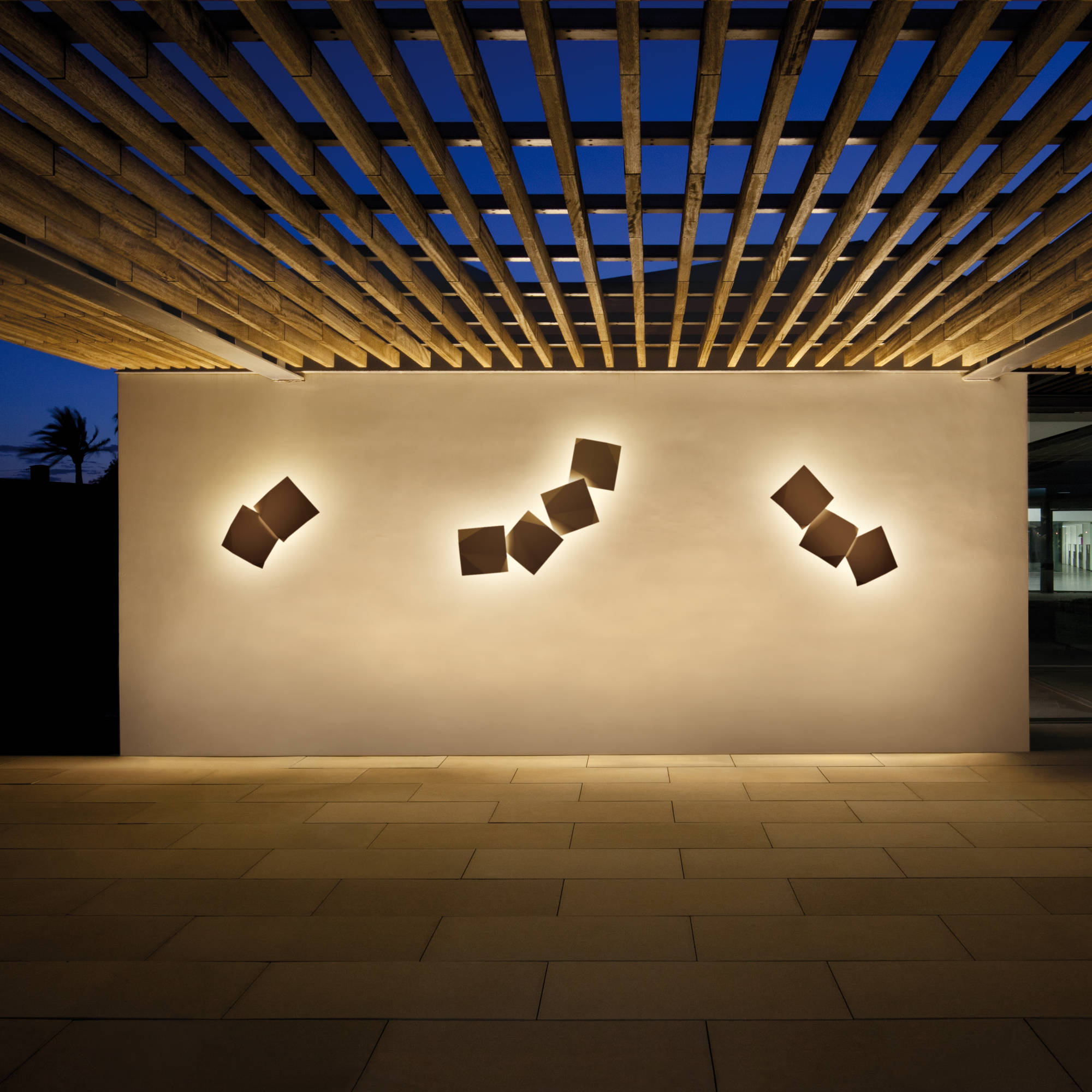 Origami 4500 Outdoor Wall Lamp - Terra Dark-3