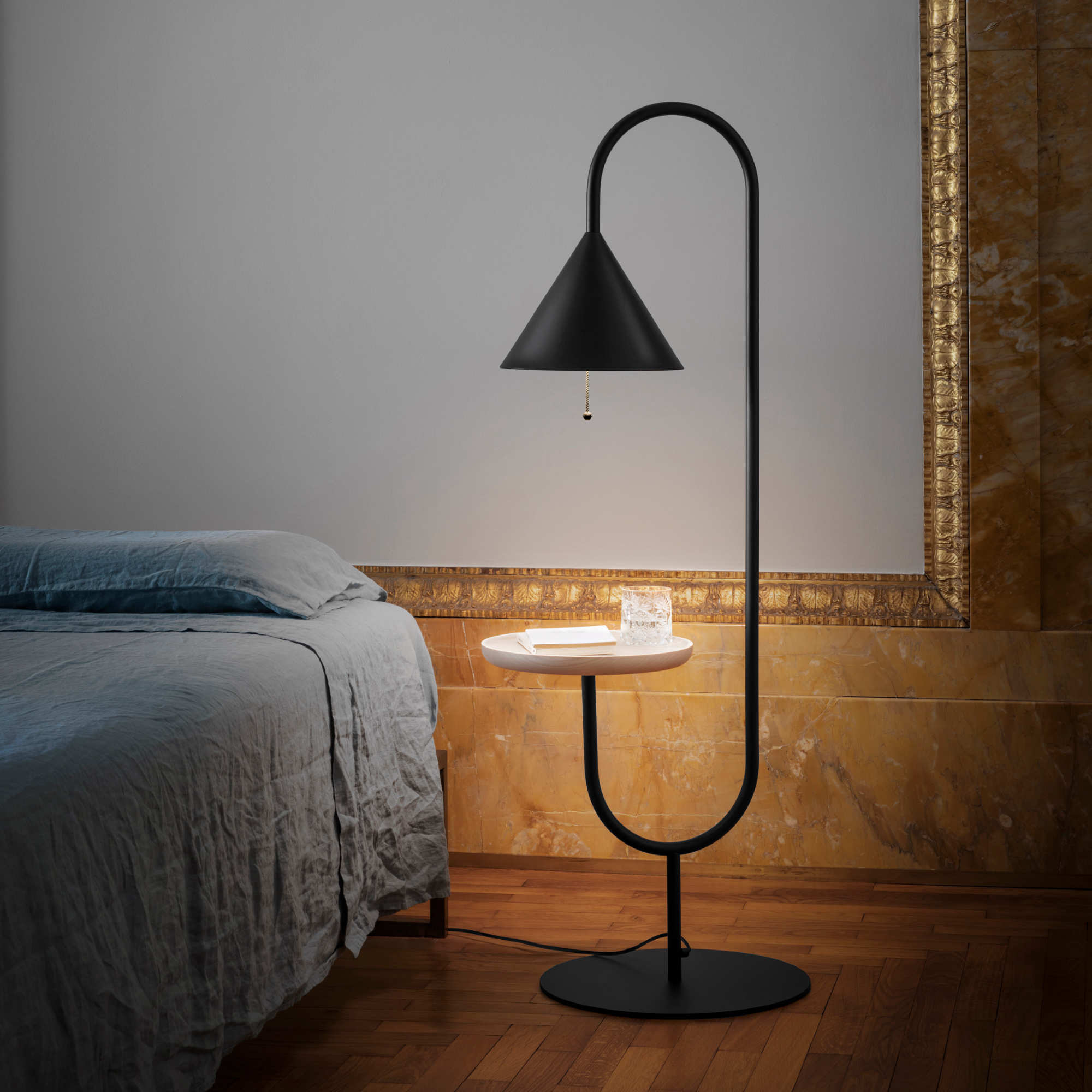 Ozz LS 10 Floor Lamp - Black Lacquered / Natural Ash Shelf-3