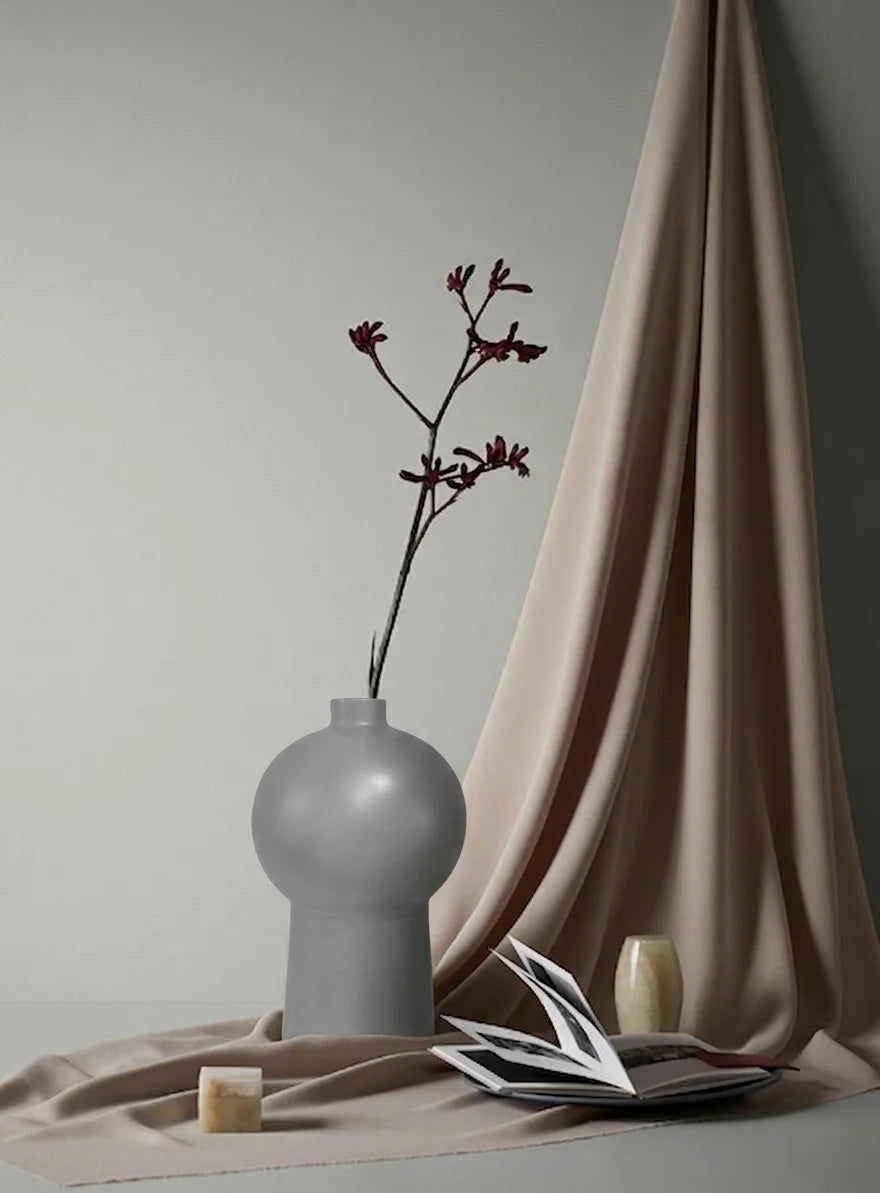 Queen Royal Vase - Graphite-2