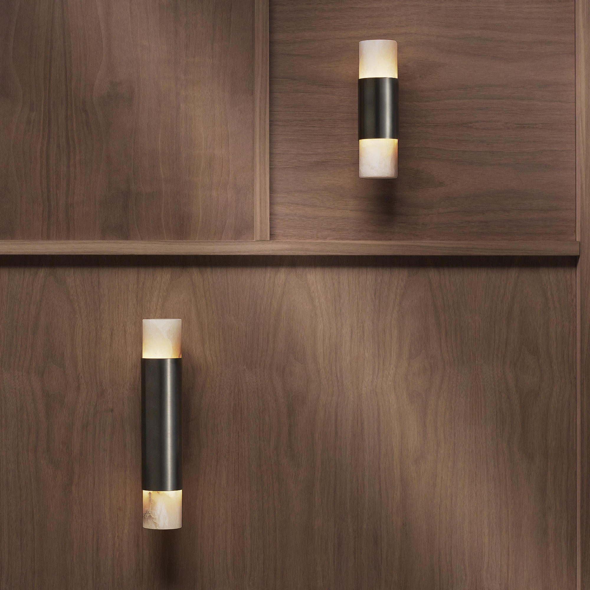 Roma Tall Wall Lamp - Bronze/Honed Alabaster