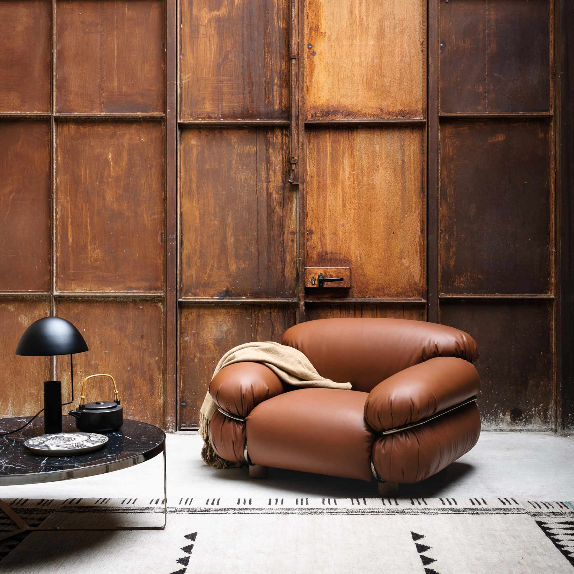 Sesann 110 Armchair - Dark Walnut T134 / Polished Chrome T23 / Leather 2 (Guarana 1013)-2