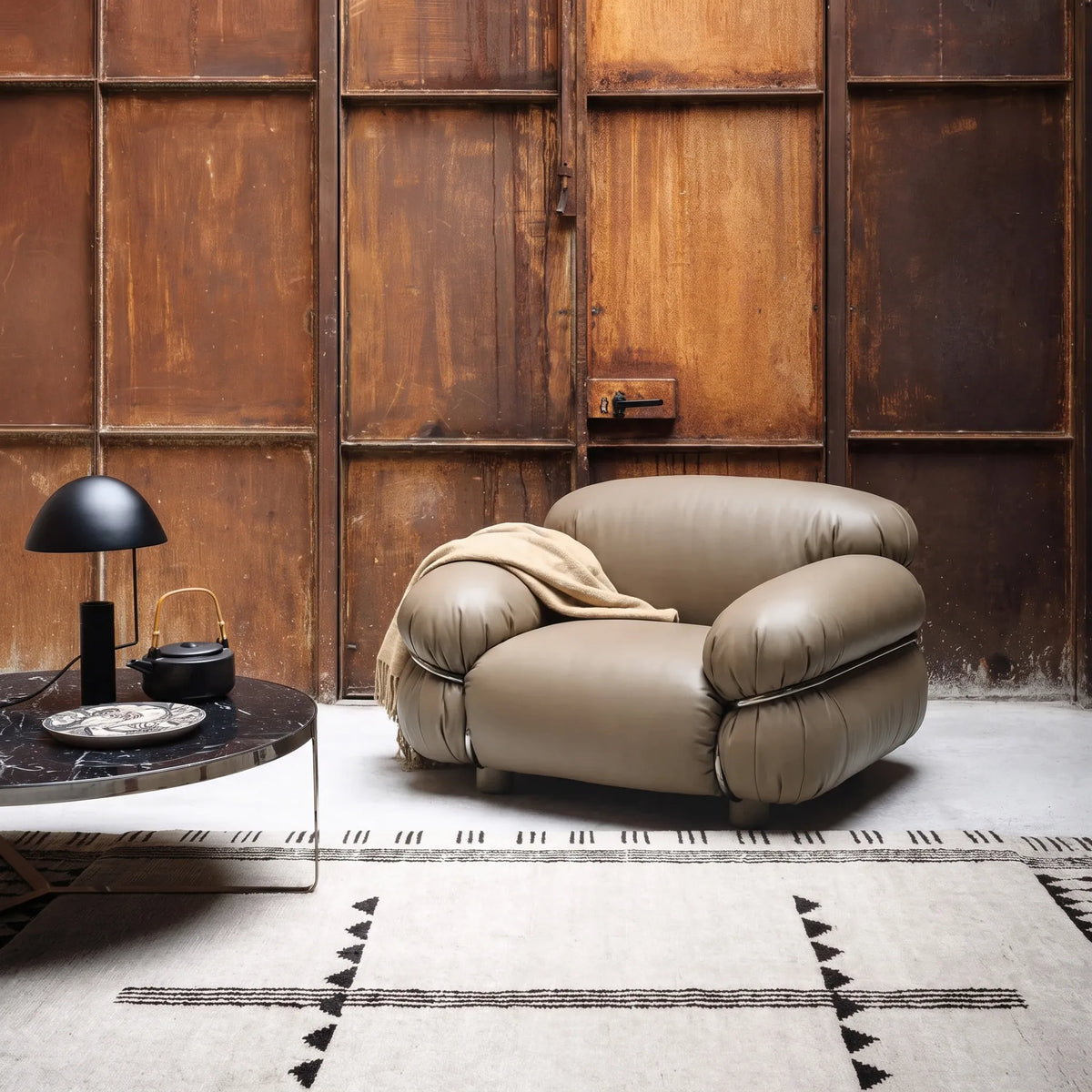 Sesann 110 Armchair - Grey Stained T49 / Polished Chrome T23 / Leather 2 ( Guarana 1300)-2