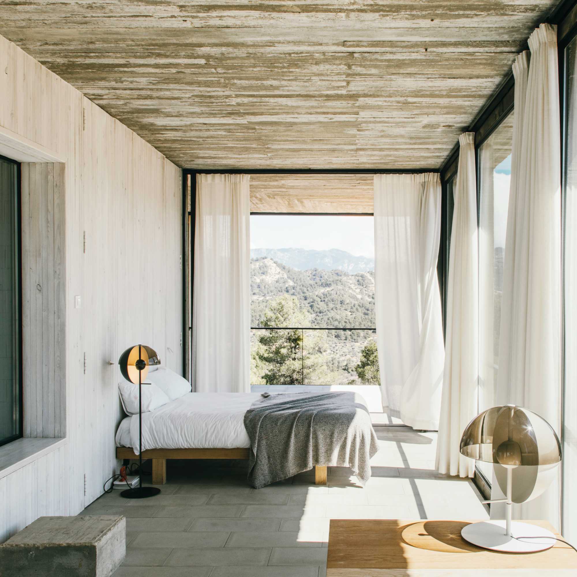 Theia P Floor Lamp - Black-3