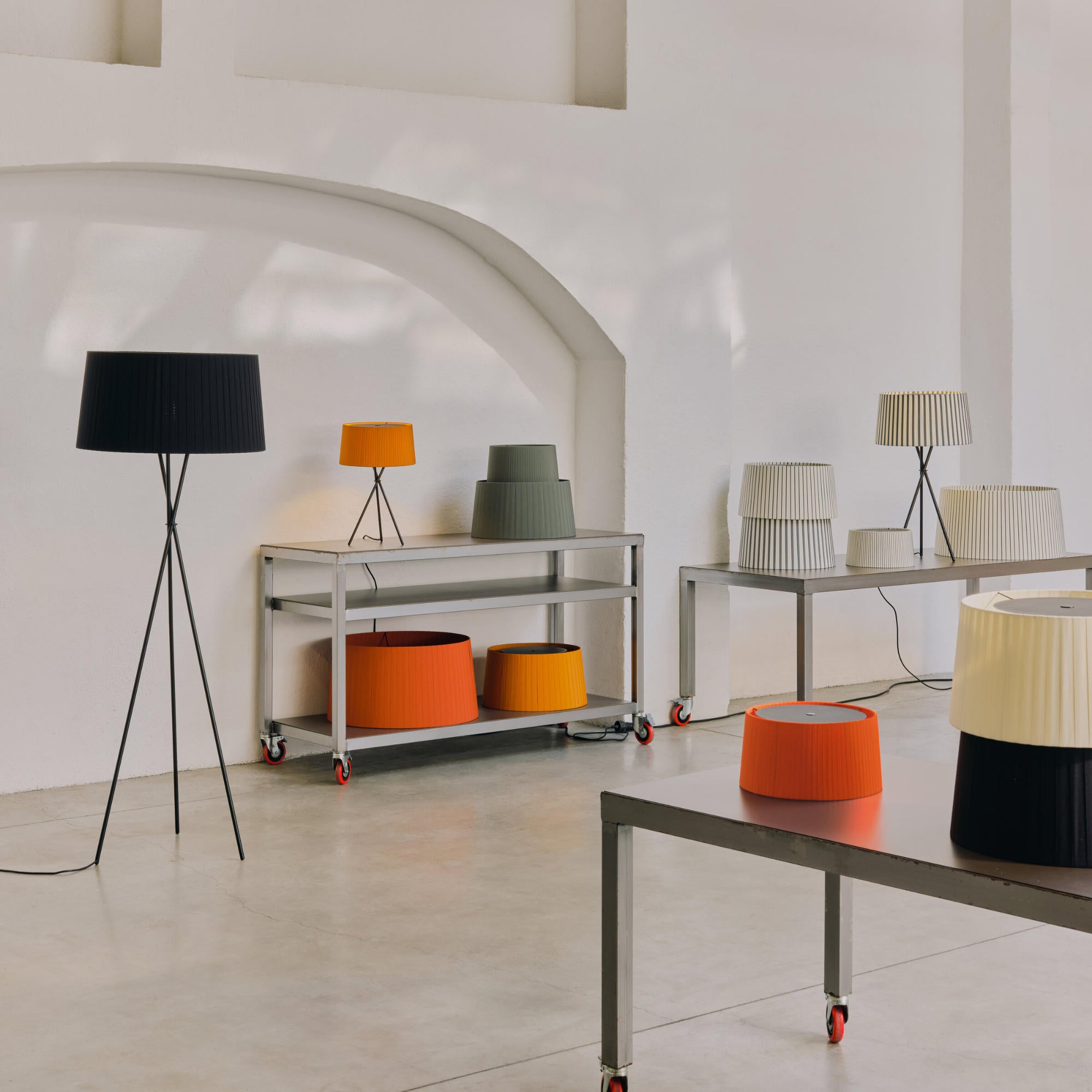 Tripode M3 Table Lamp - Black-4