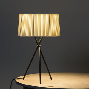 Tripode M3 Table Lamp - Natural