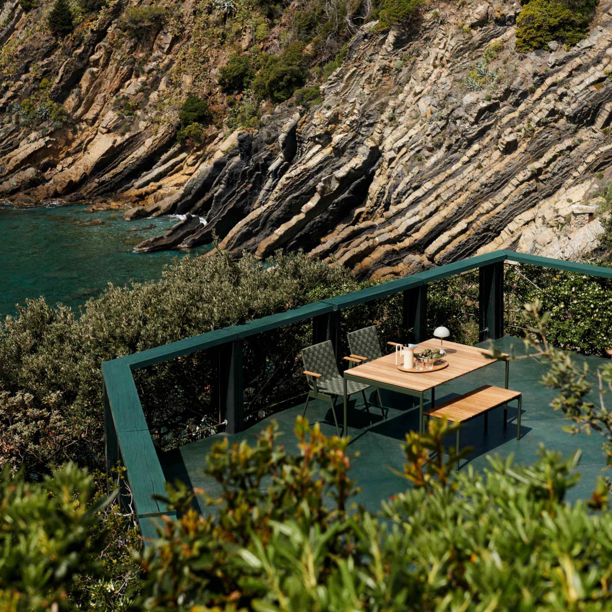 طاولة طعام خارجية من Ville AV25 - أخضر برونزي