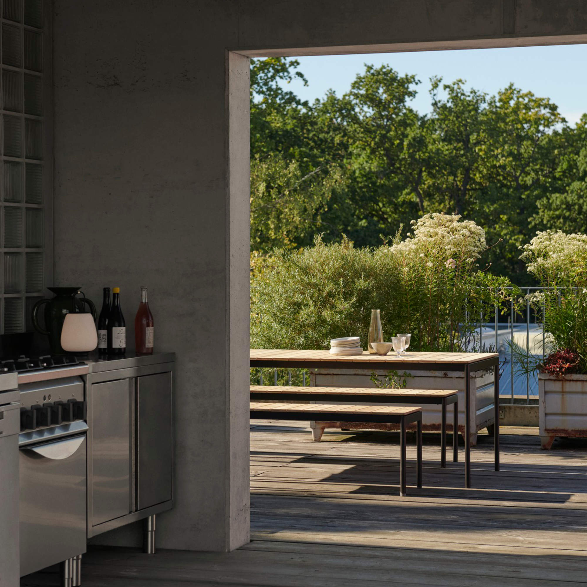 طاولة طعام خارجية من Ville AV26 - أسود دافئ