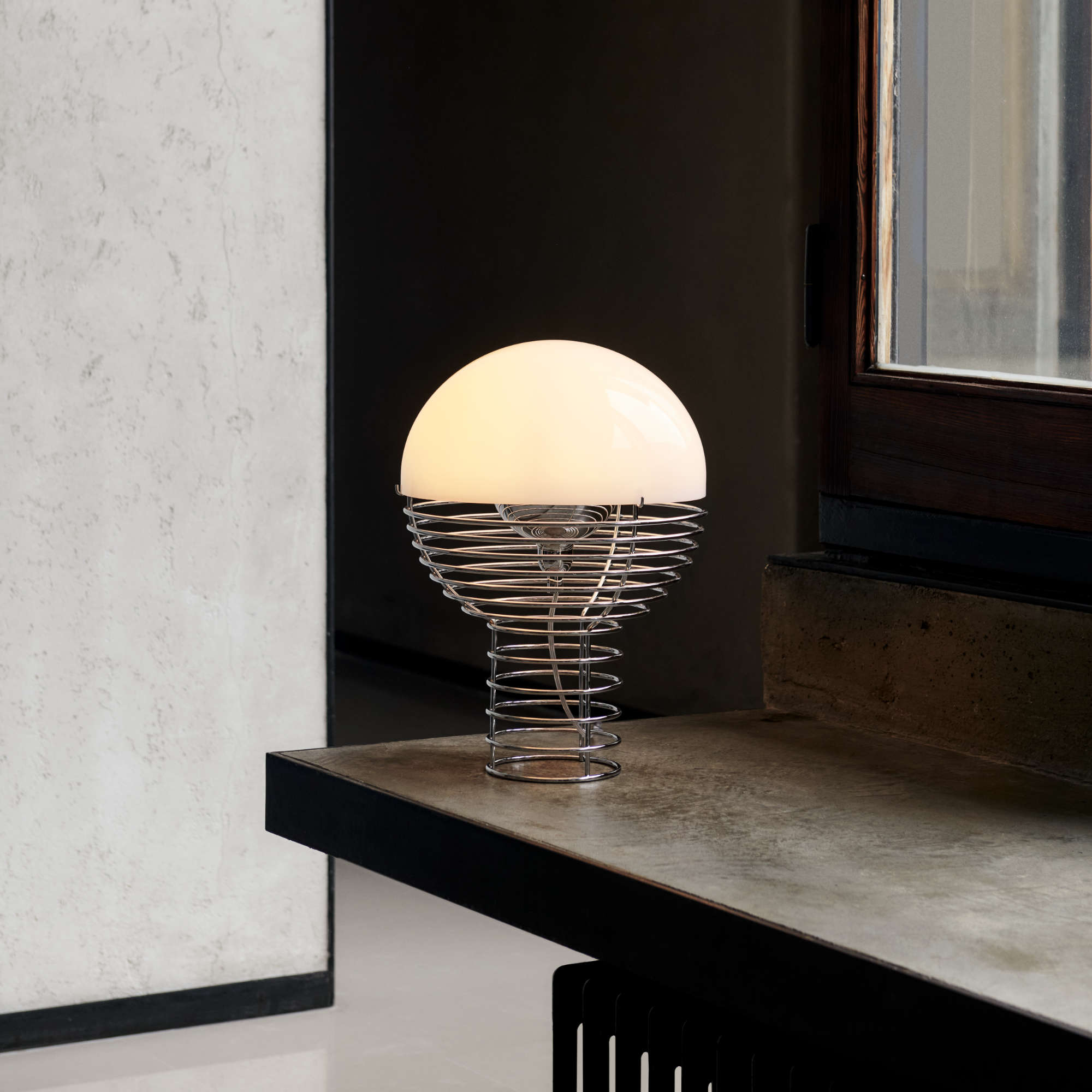 Wire 40 Table Lamp - Chrome/White