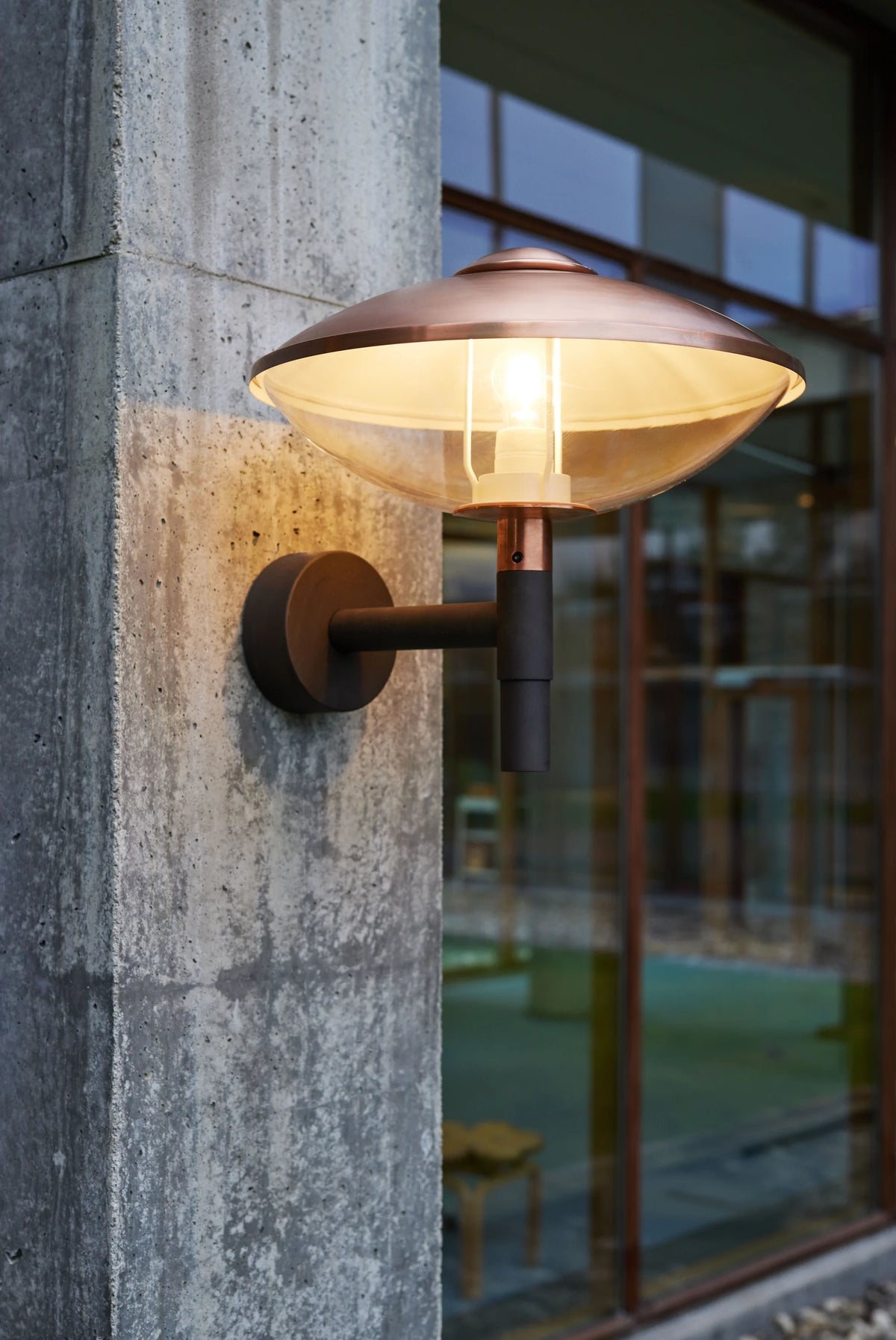 HL410 Outdoor Wall Lamp - Copper/Clear
