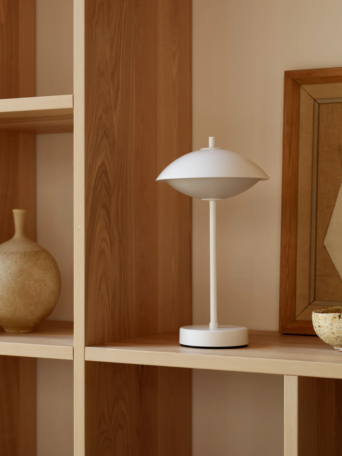 Clam Portable Table Lamp - White-6