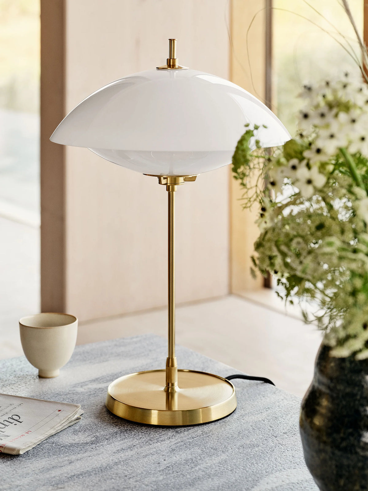 Clam Table Lamp - Brass/Opal-2