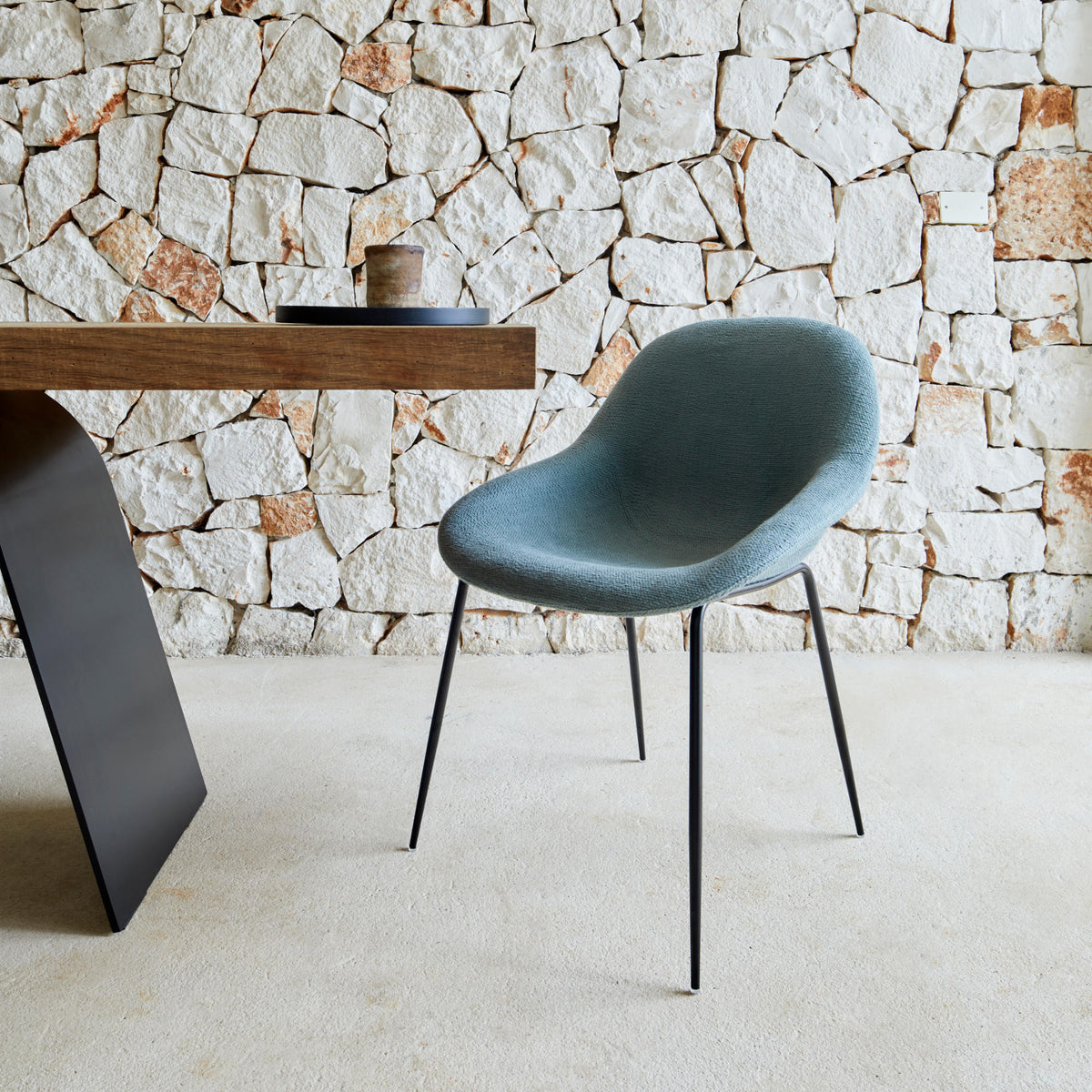 Medea Dining Chair – 55x77 / Metal (Ral 9005) / Leather (Daino 0012)-2