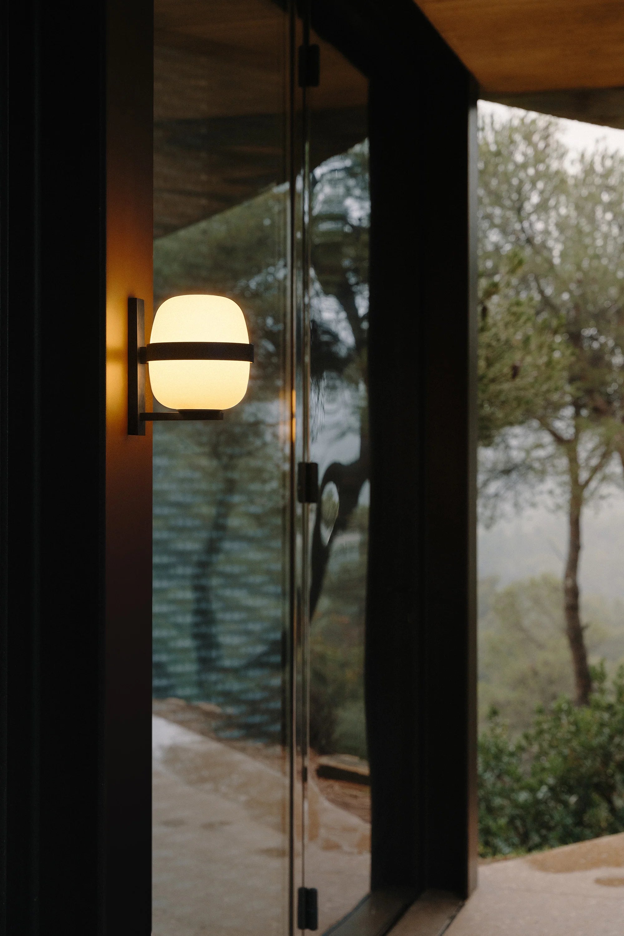 Wally Cestita Wall Lamp - Black-7