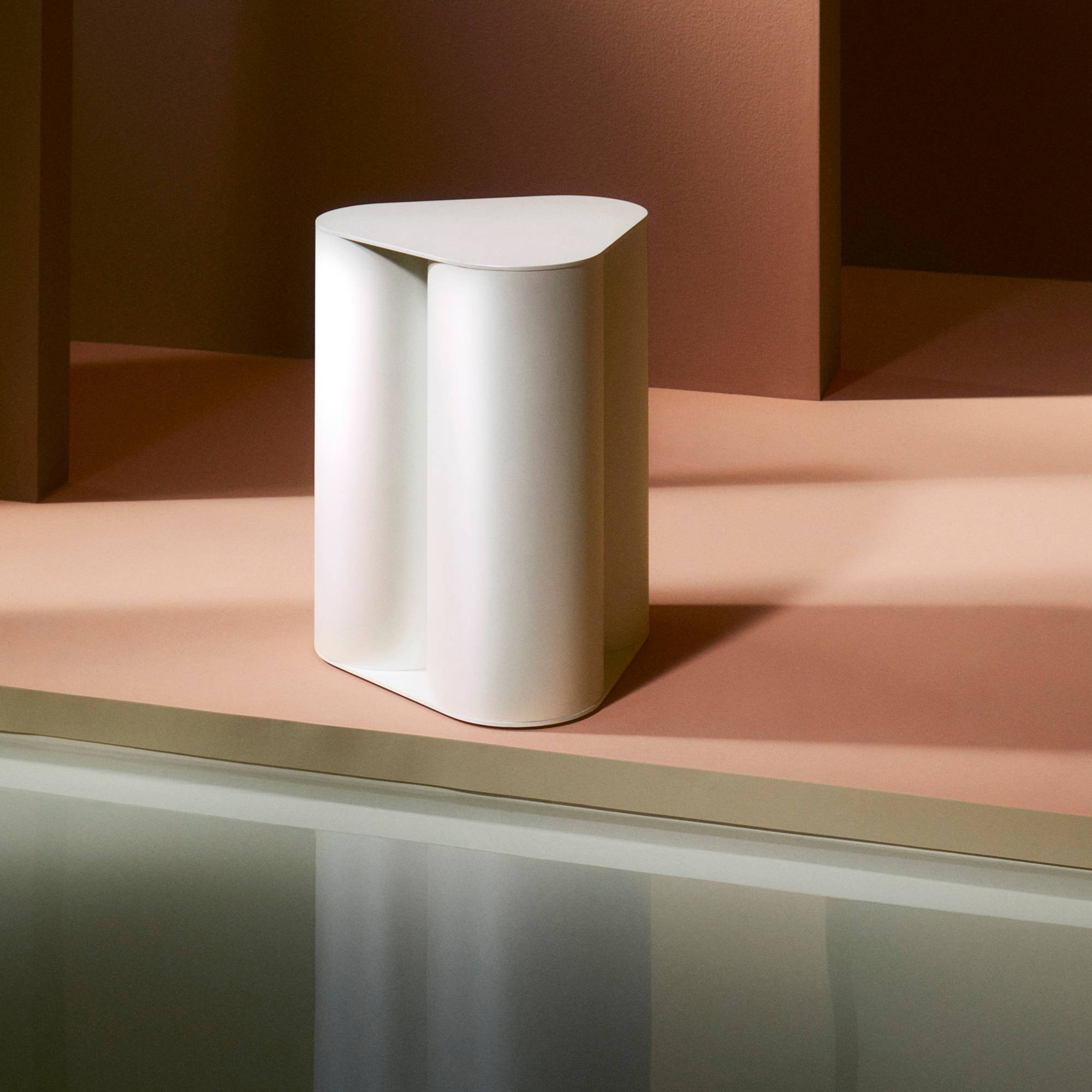 Tres 0440OS Side Table - Opal Shell