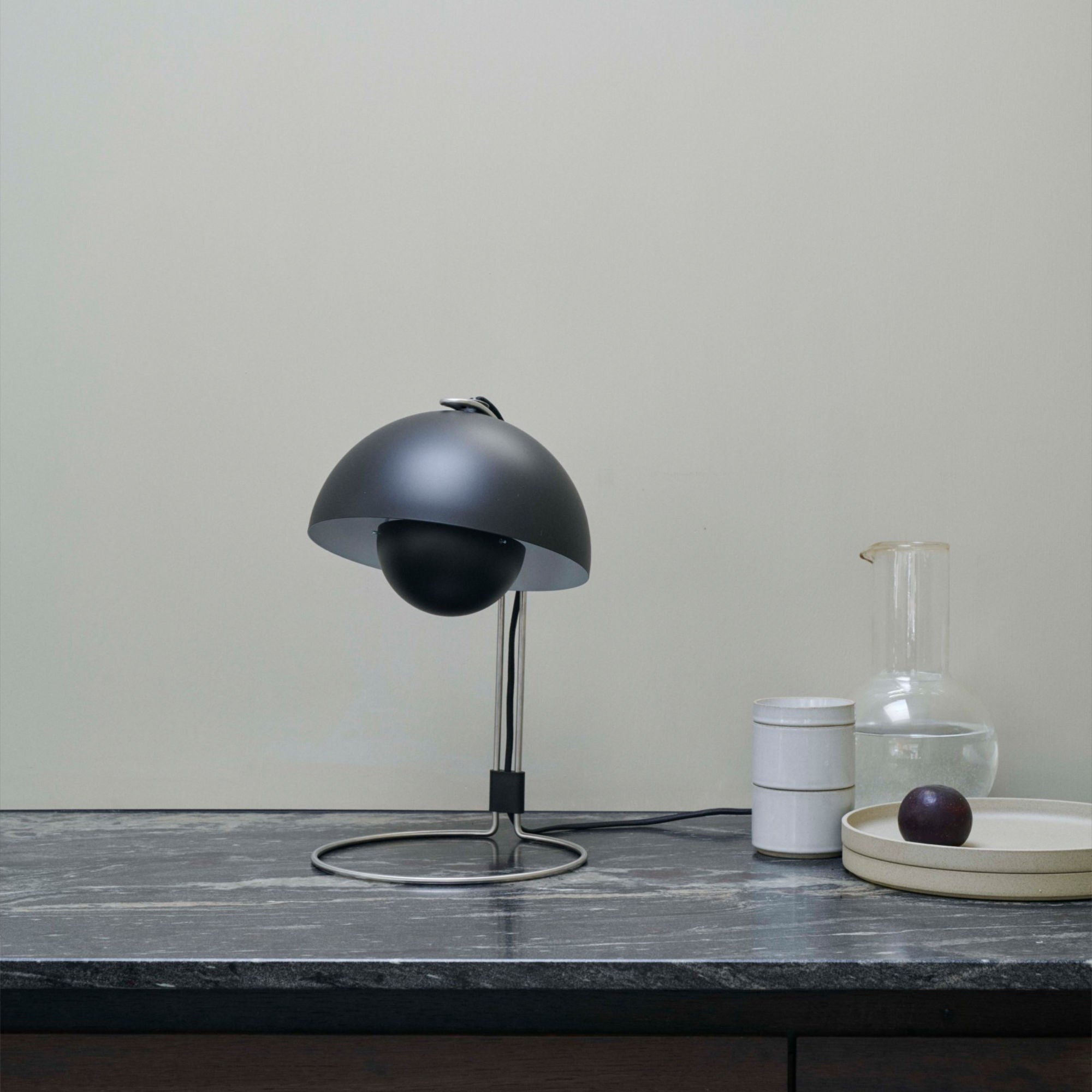 Flowerpot VP4 Table Lamp - Matt Black