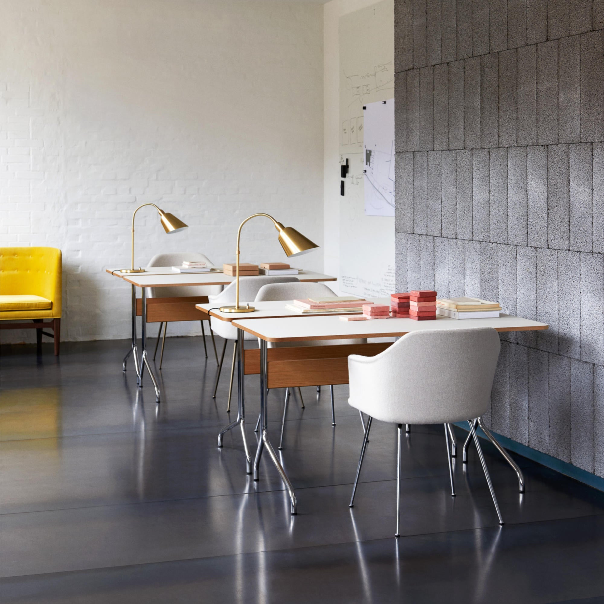 Pavilion AV16 Desk - Chrome/Oak/Mushroom Linoleum 4176-3