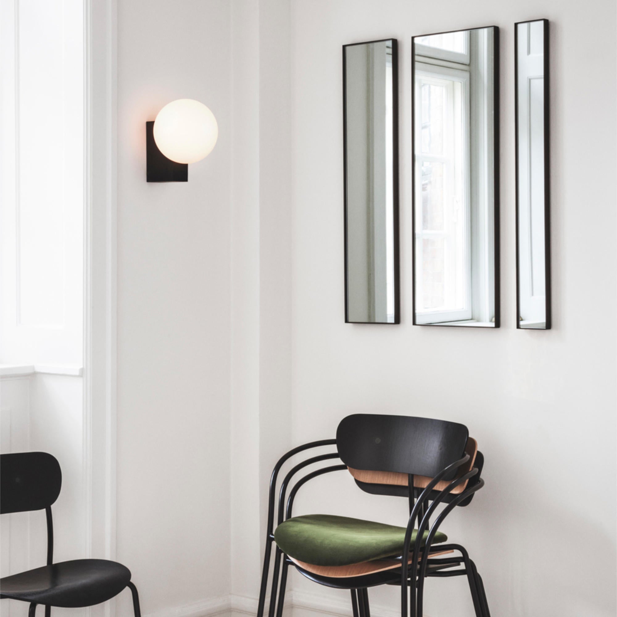 Journey SHY2 Wall Lamp - Black