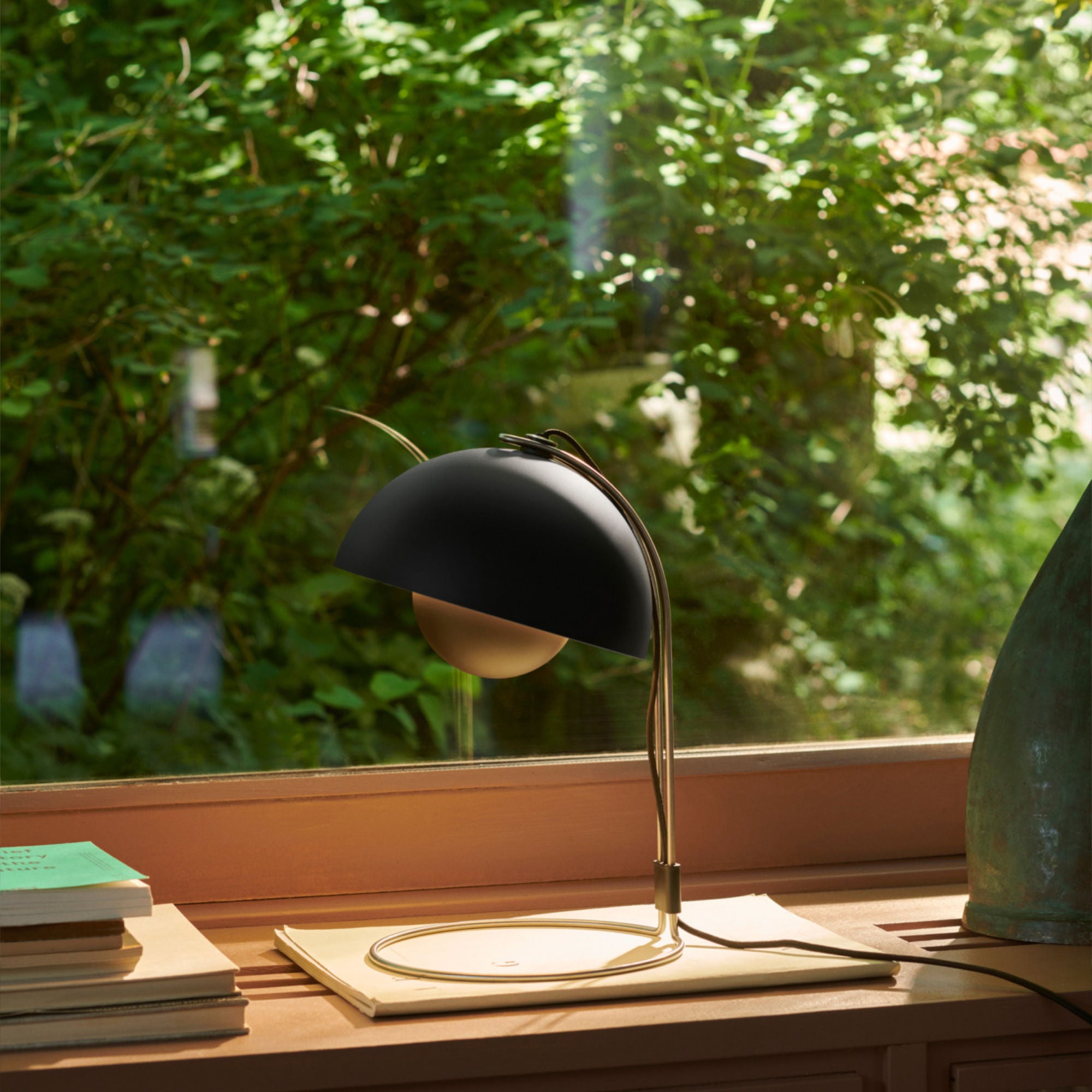 Flowerpot VP4 Table Lamp - Matt Black-3