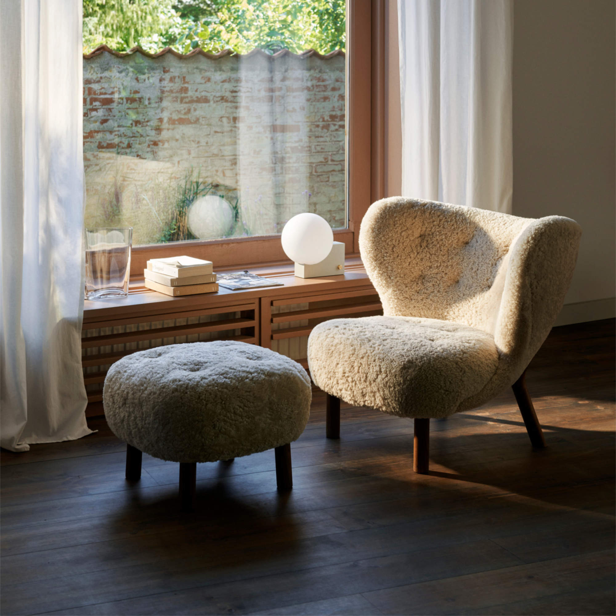 Little Petra VB1 Armchair - Walnut/Sheepskin Moonlight 17 mm
