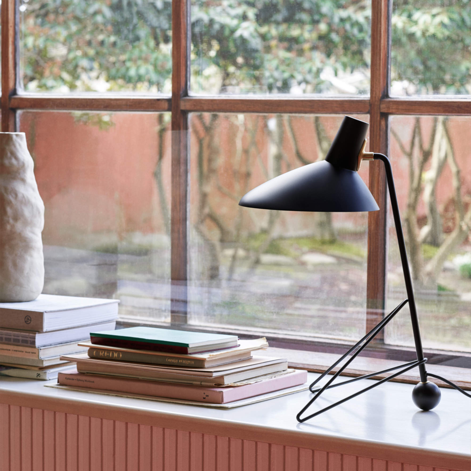Tripod HM9 Table Lamp - Black-3