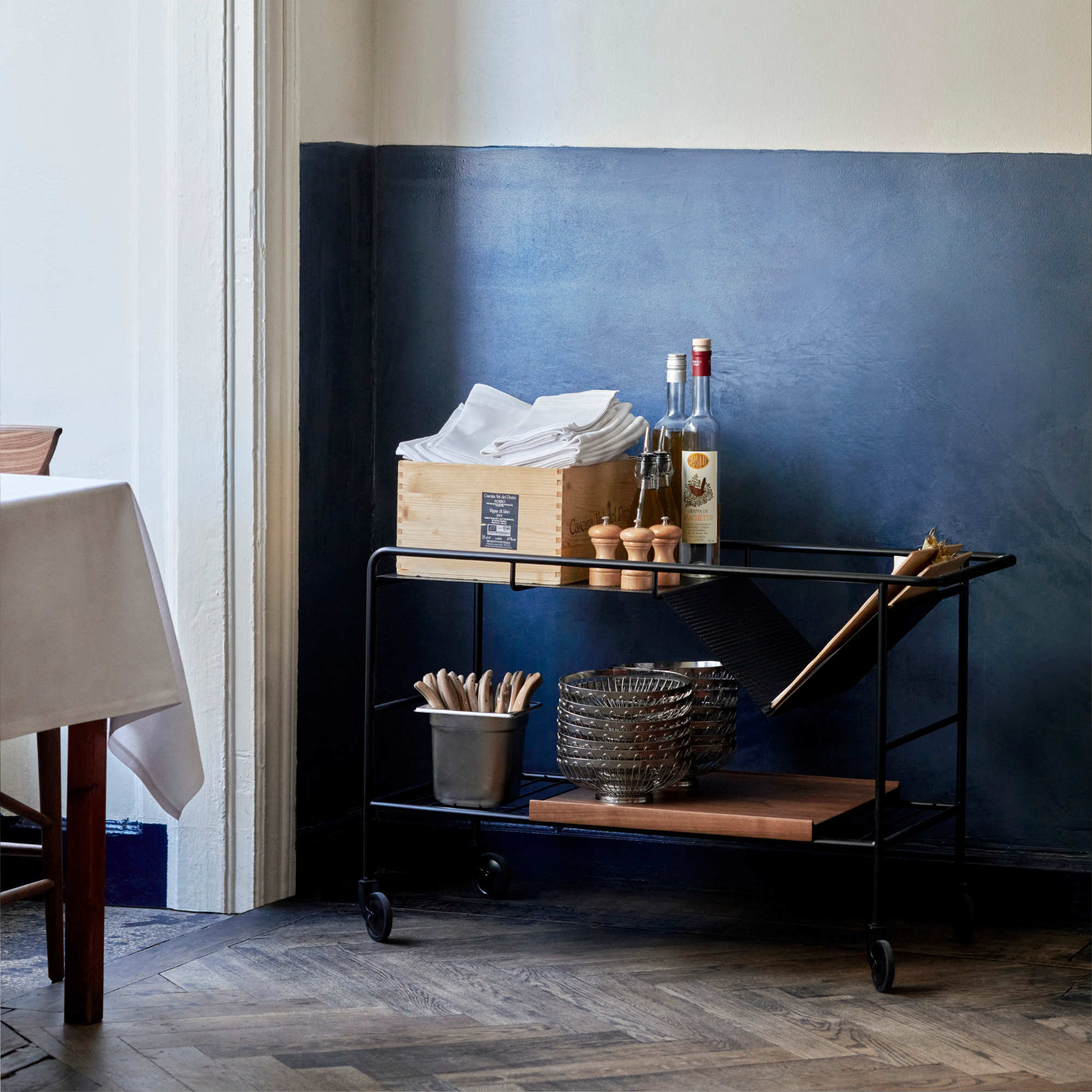 Alima NDS1 Bar Trolley - Matt Black/Walnut-2