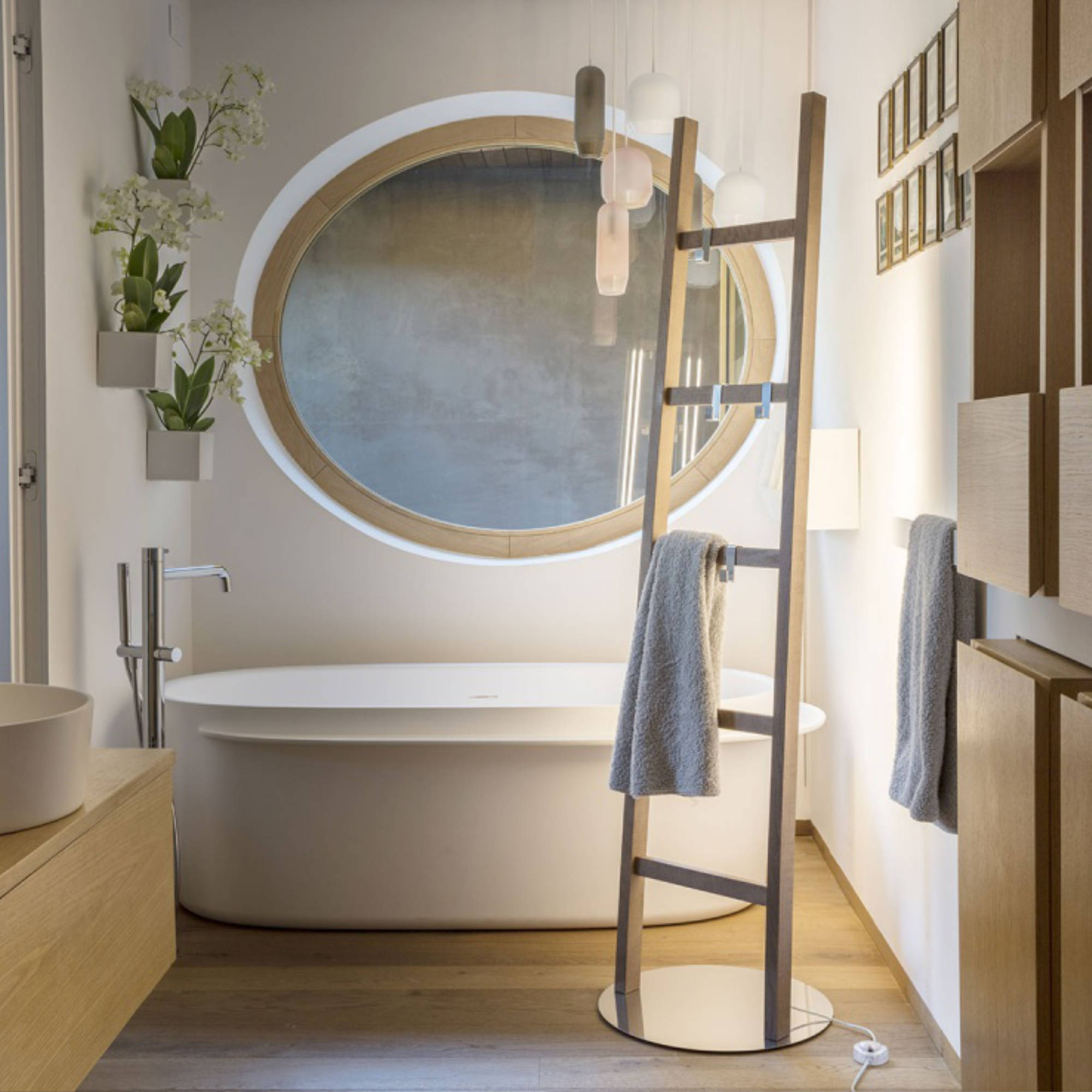 Alla Scala Lamp Hanger - Mirror