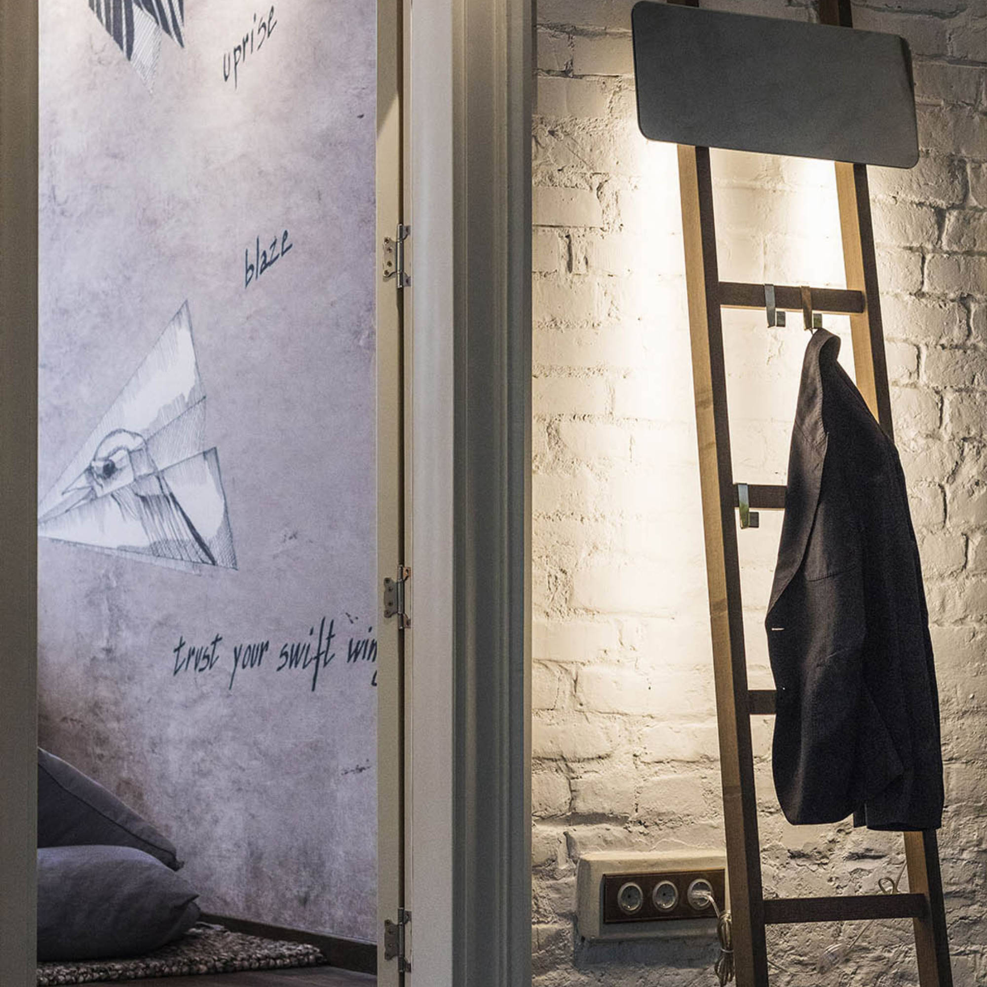 Alla Scala Lamp Hanger - Mirror-3