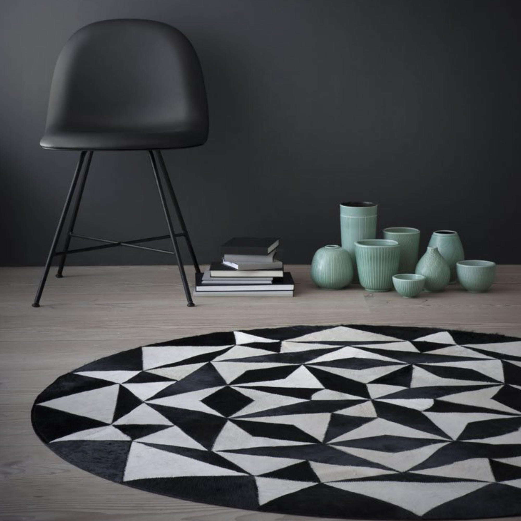 سجادة Ambition - أبيض/أسود - DIA150-2
