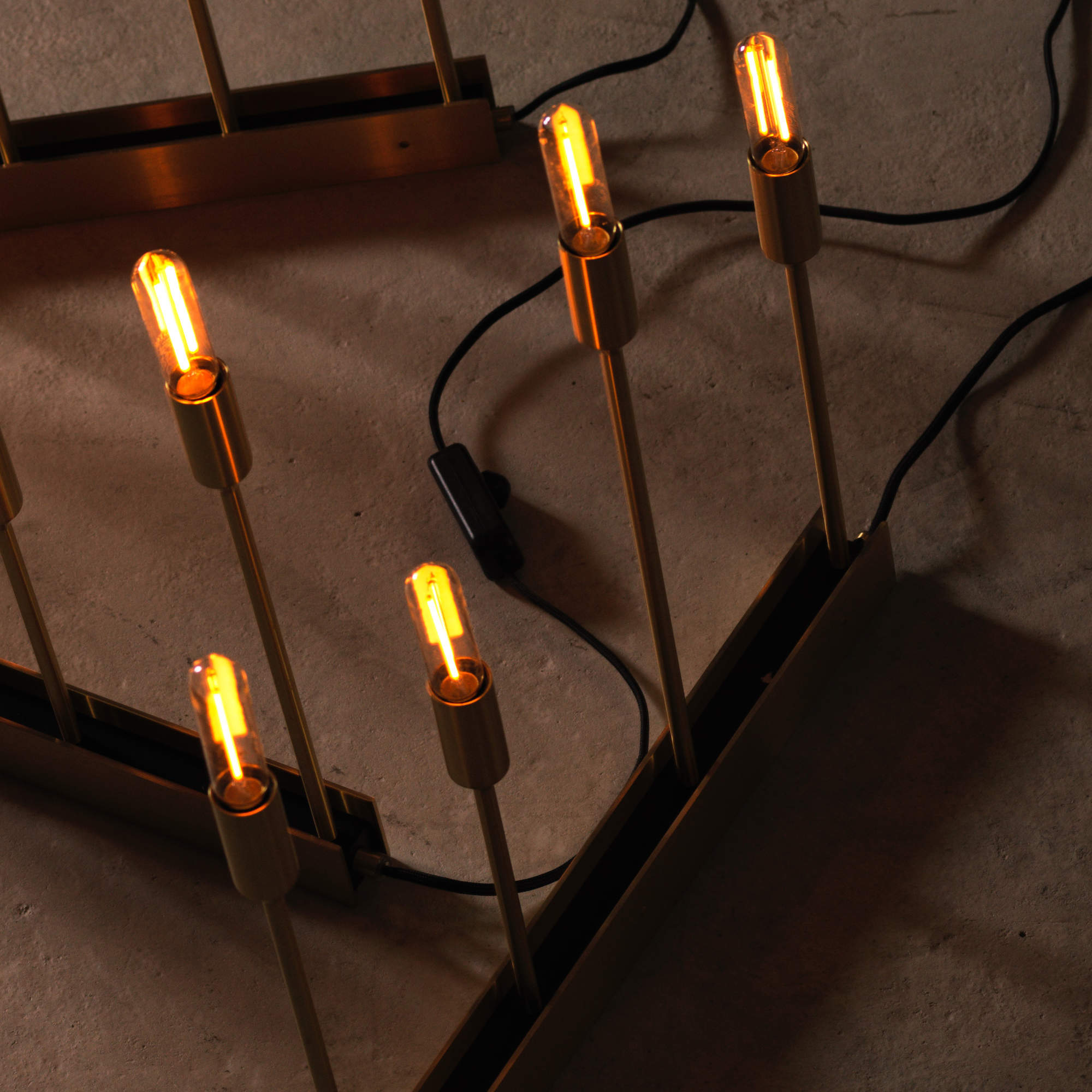 Astoria Table Lamp - Brass-3
