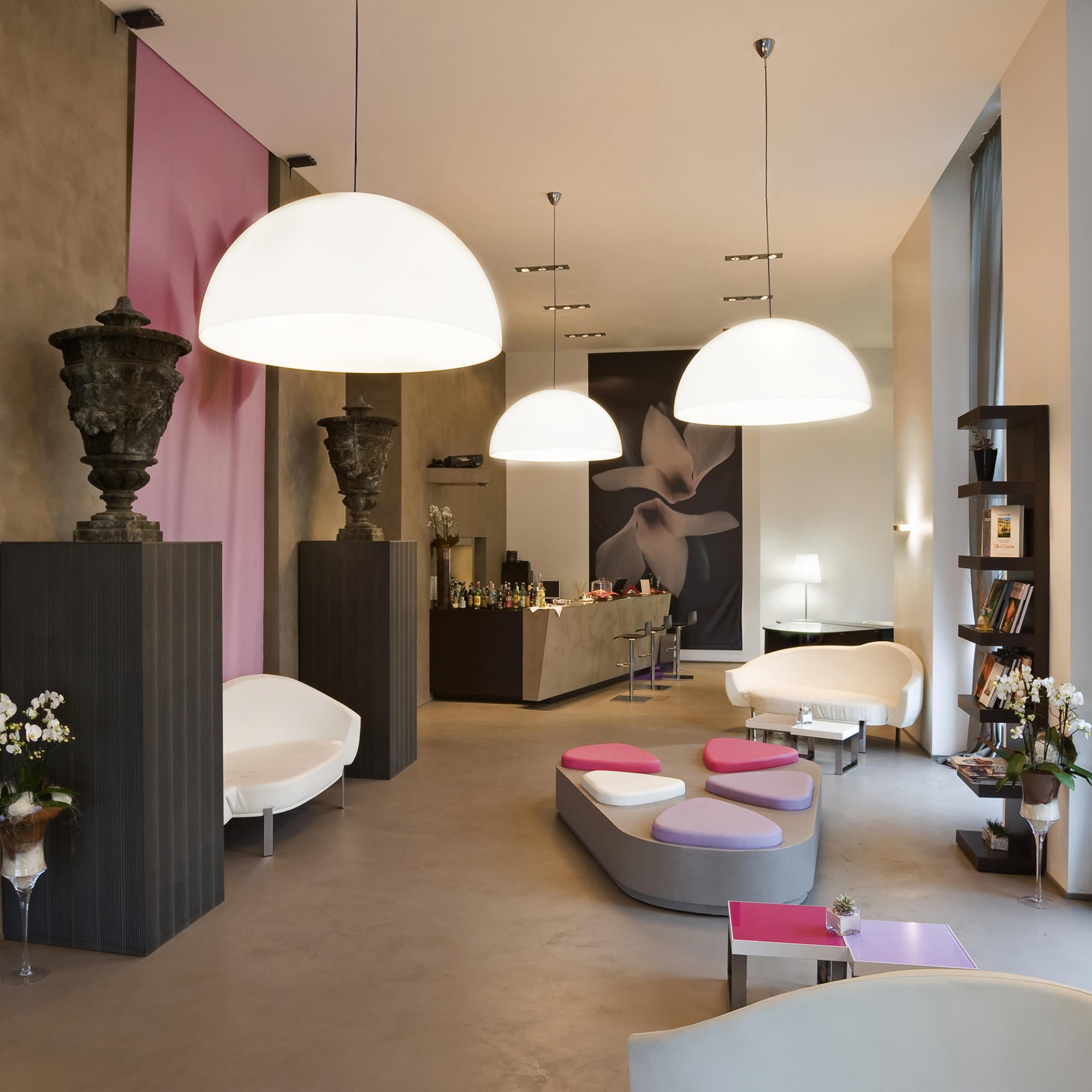 Avico Medium Pendant Lamp - White