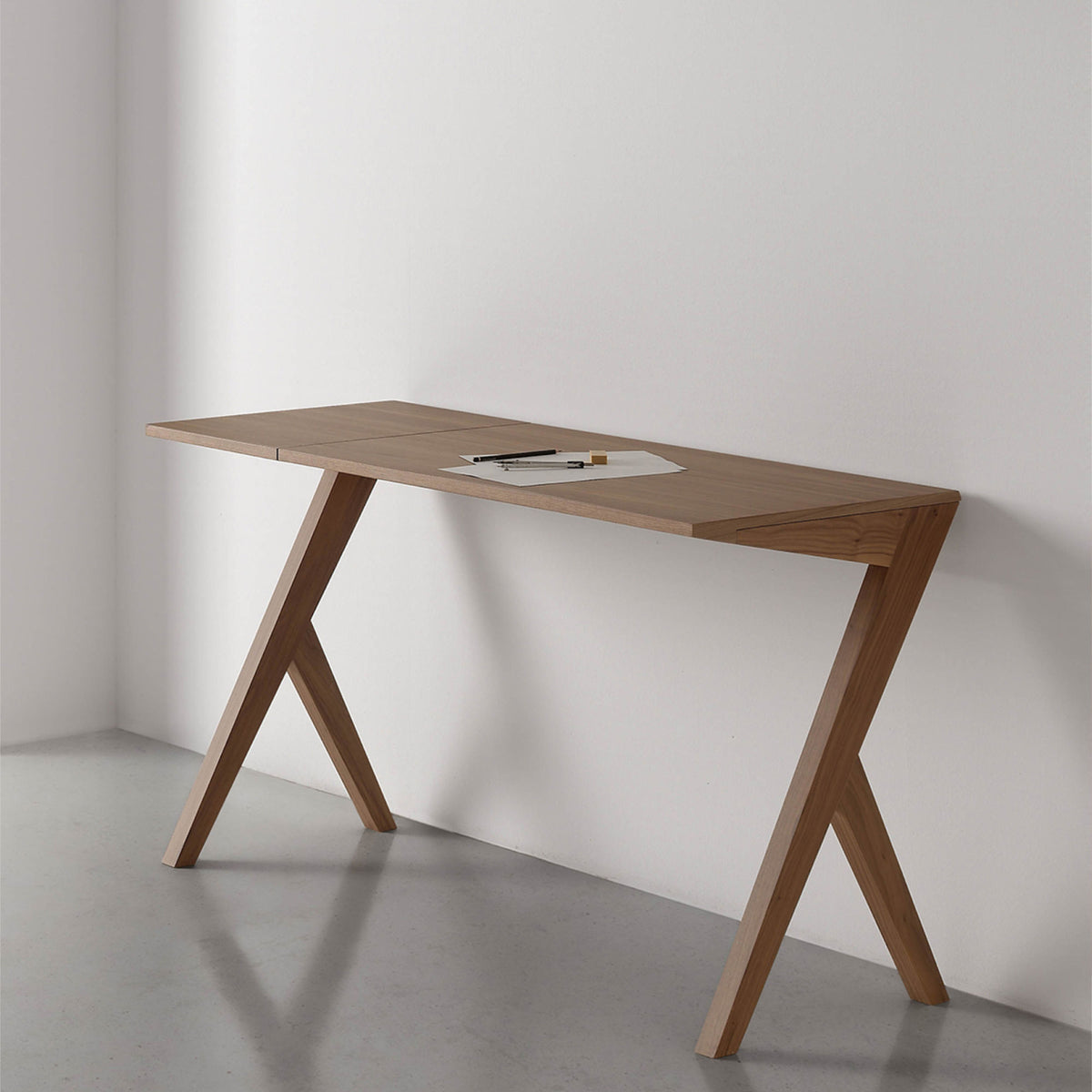 Beco Home Desk – 130x53x74 / Wood (Walnut)