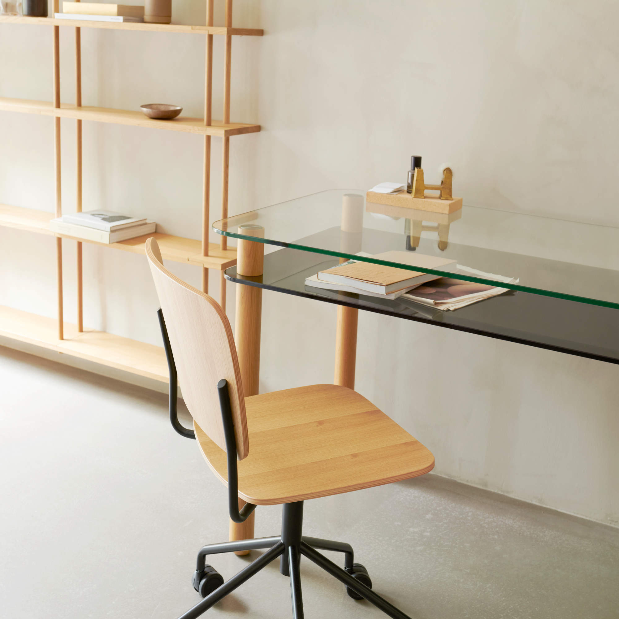 Big Sur Desk - Anthracite Glass-4