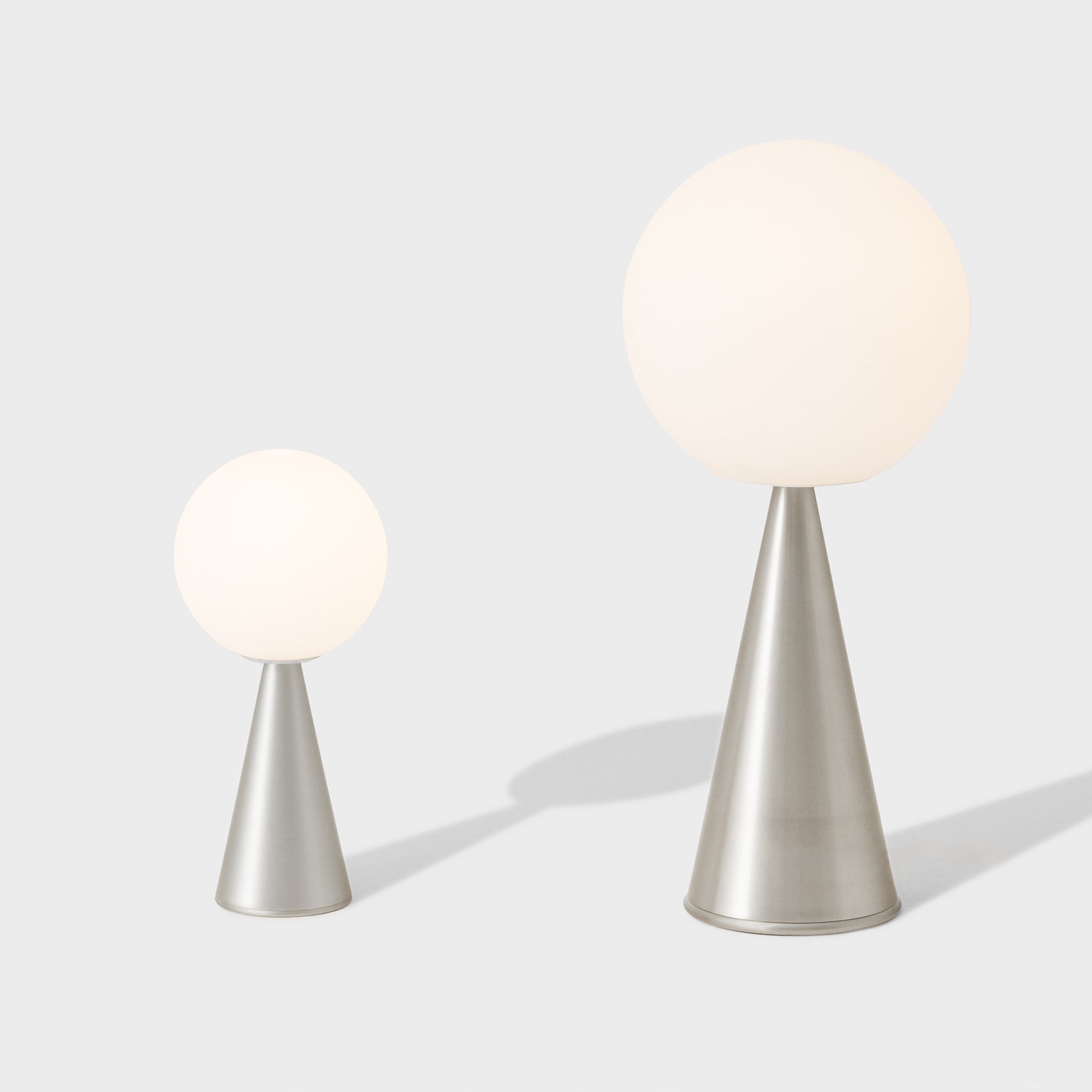 Bilia Mini Table Lamp - Brass/White-8