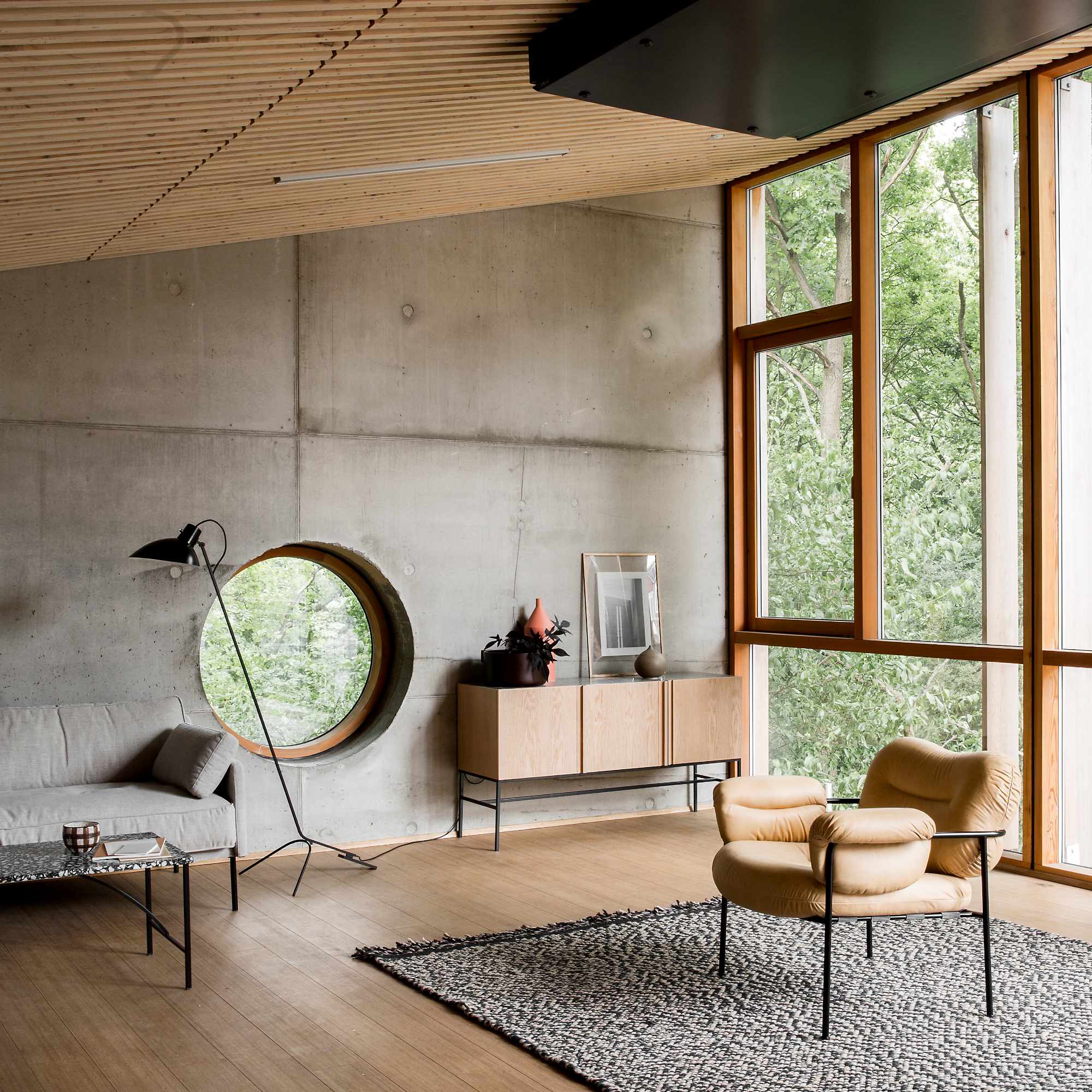 Boss Low 4 Doors 180 Cabinet - Black/Stone/Stained Oak-4