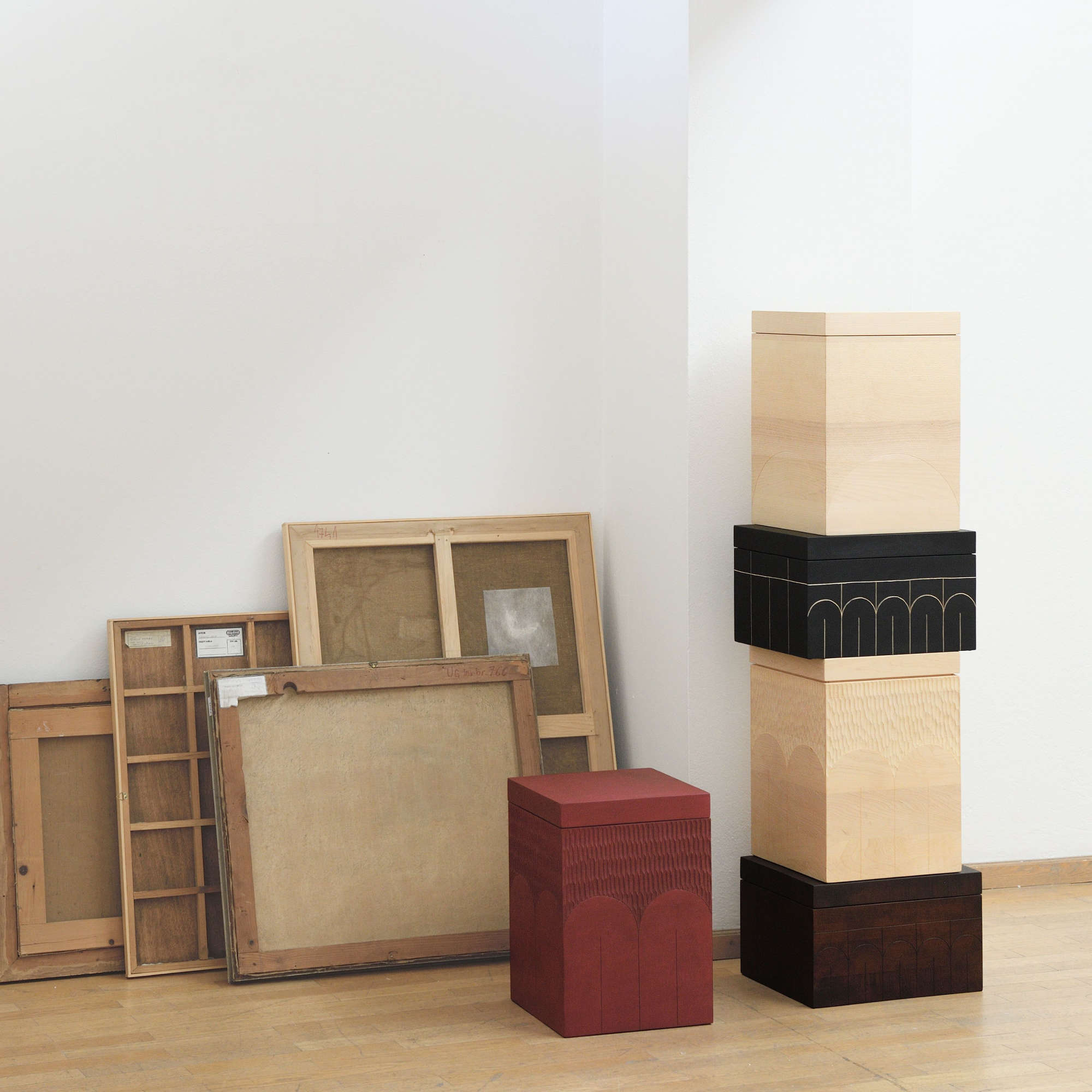 Branco Arches Box - Tall/Zanat Burgundy-4