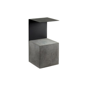 L'obstacle De L'appartement Side Table - Concrete/Steel