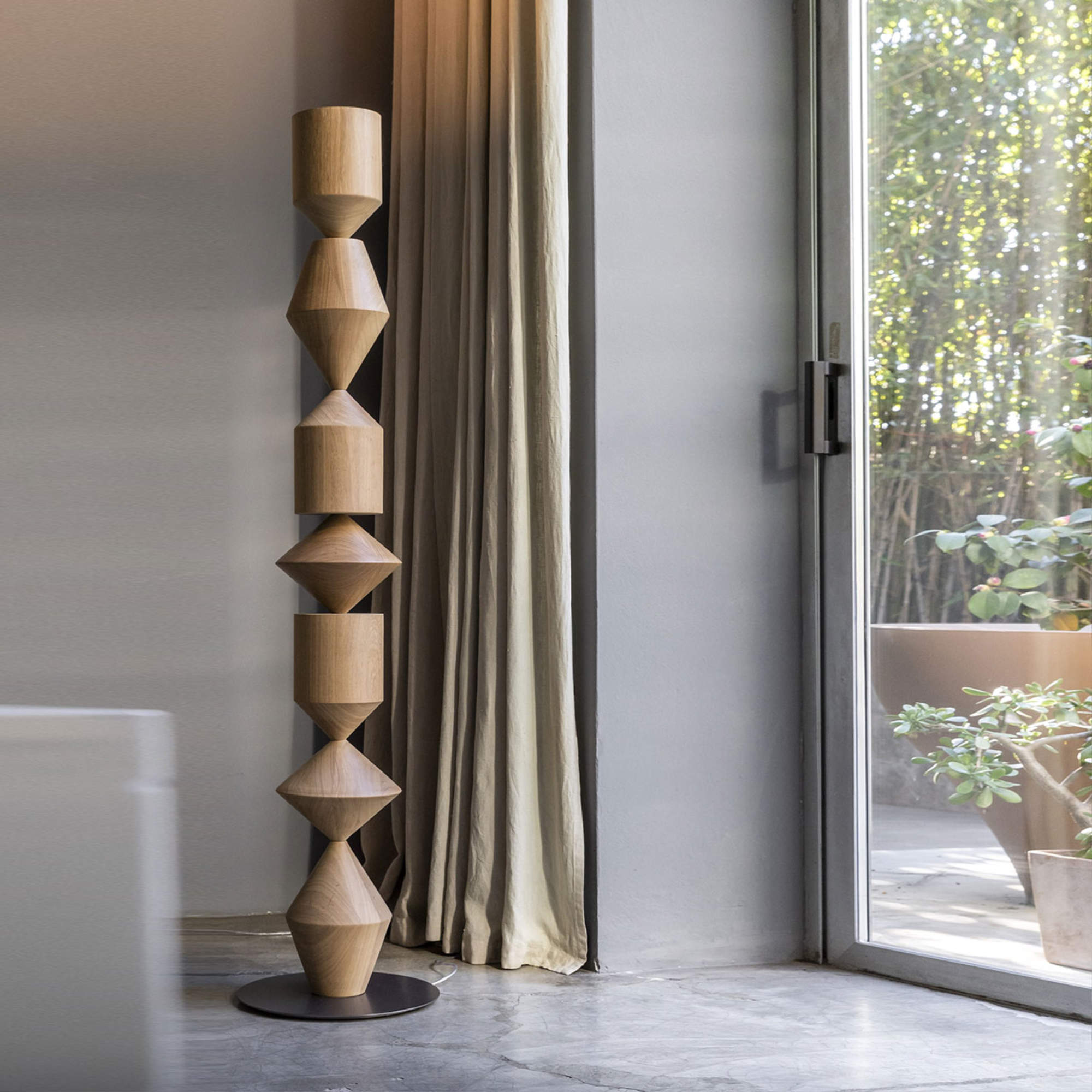 Costantina Floor Lamp - Wood