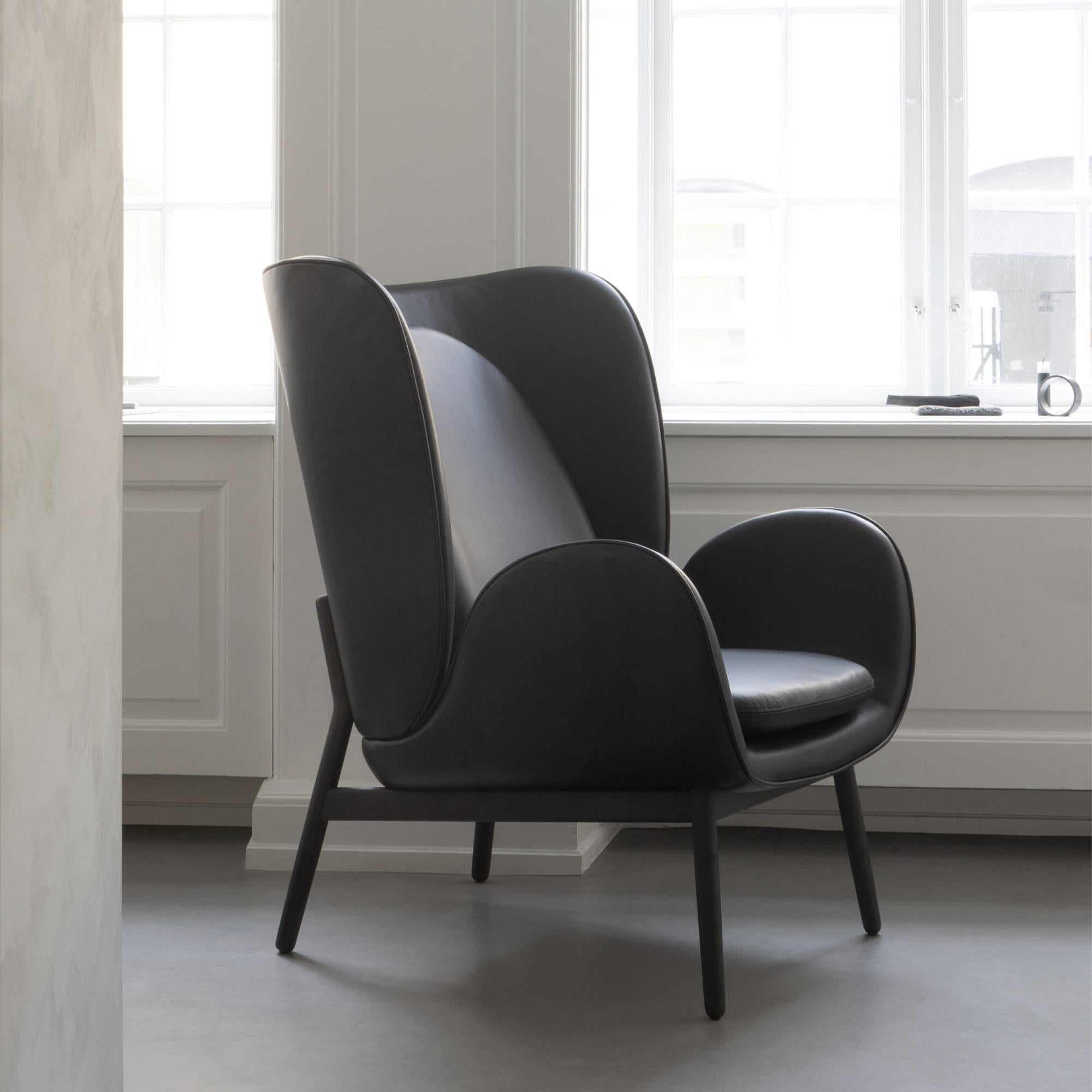 Embrace Large Armchair - Leather Elmosoft 3 (Black 99999)-5