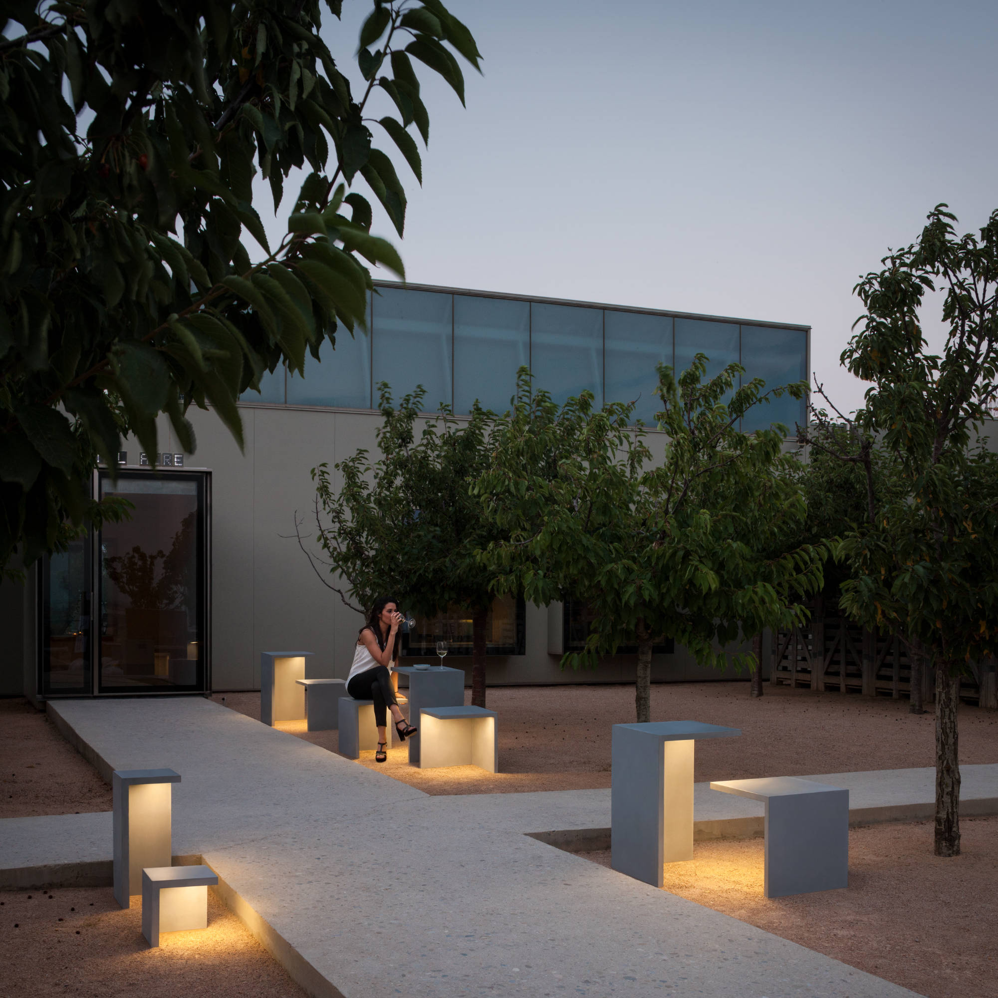 Empty 4136 Outdoor Floor Lamp - Polymer Concrete Grey