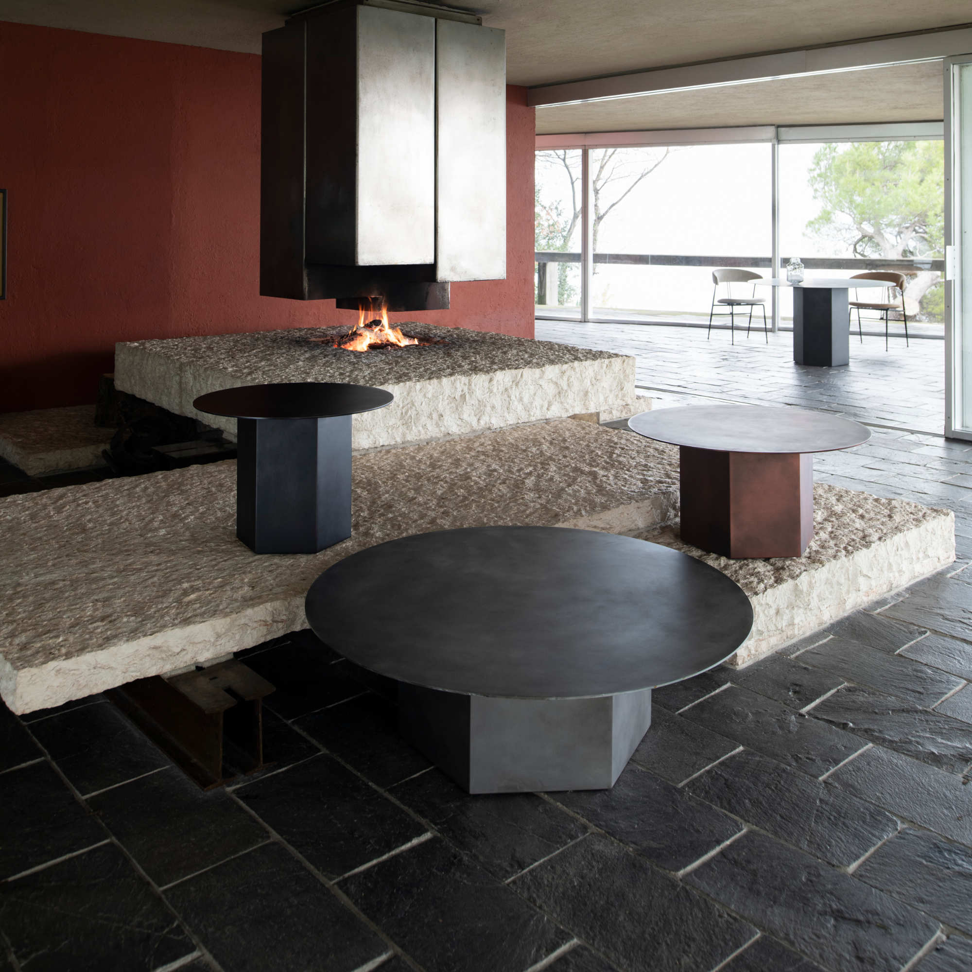 Epic 10074998 Round Coffee Table - Misty Gray