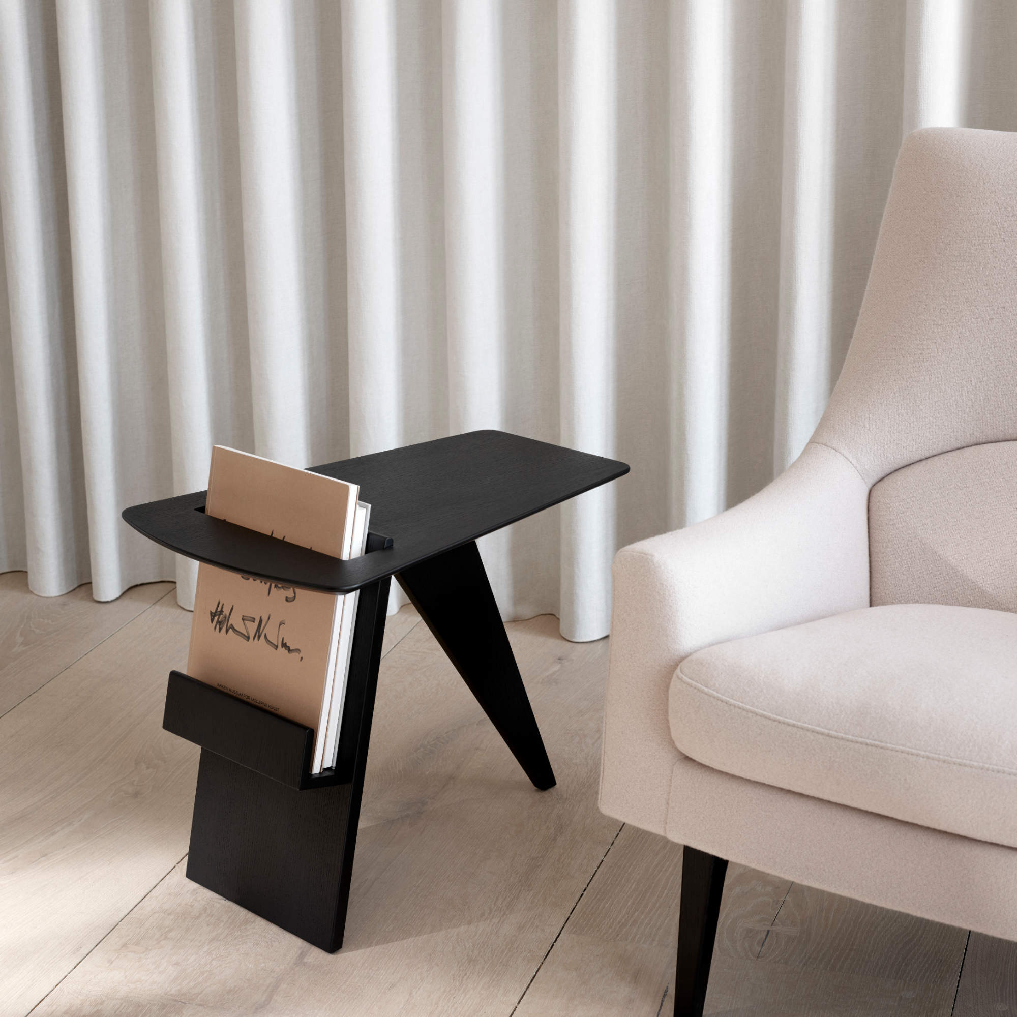 Magazine 6500 Side Table - Oak Black Lacquered/FSC Mix 70%-3