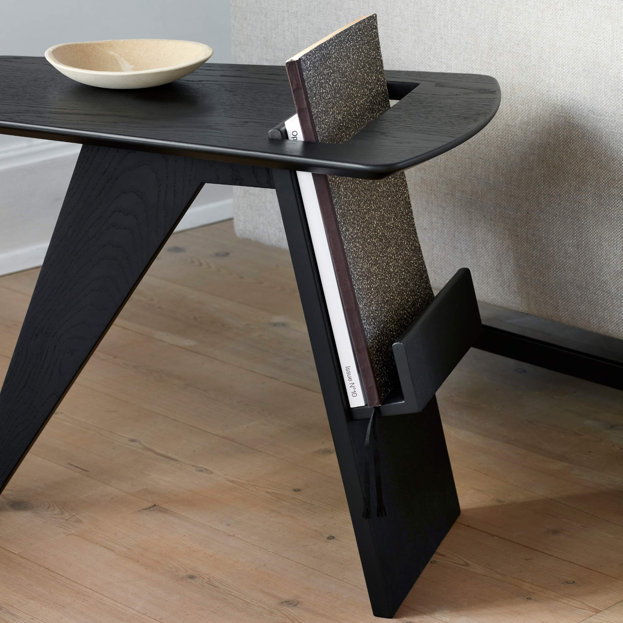 Magazine 6500 Side Table - Oak Black Lacquered/FSC Mix 70%-4
